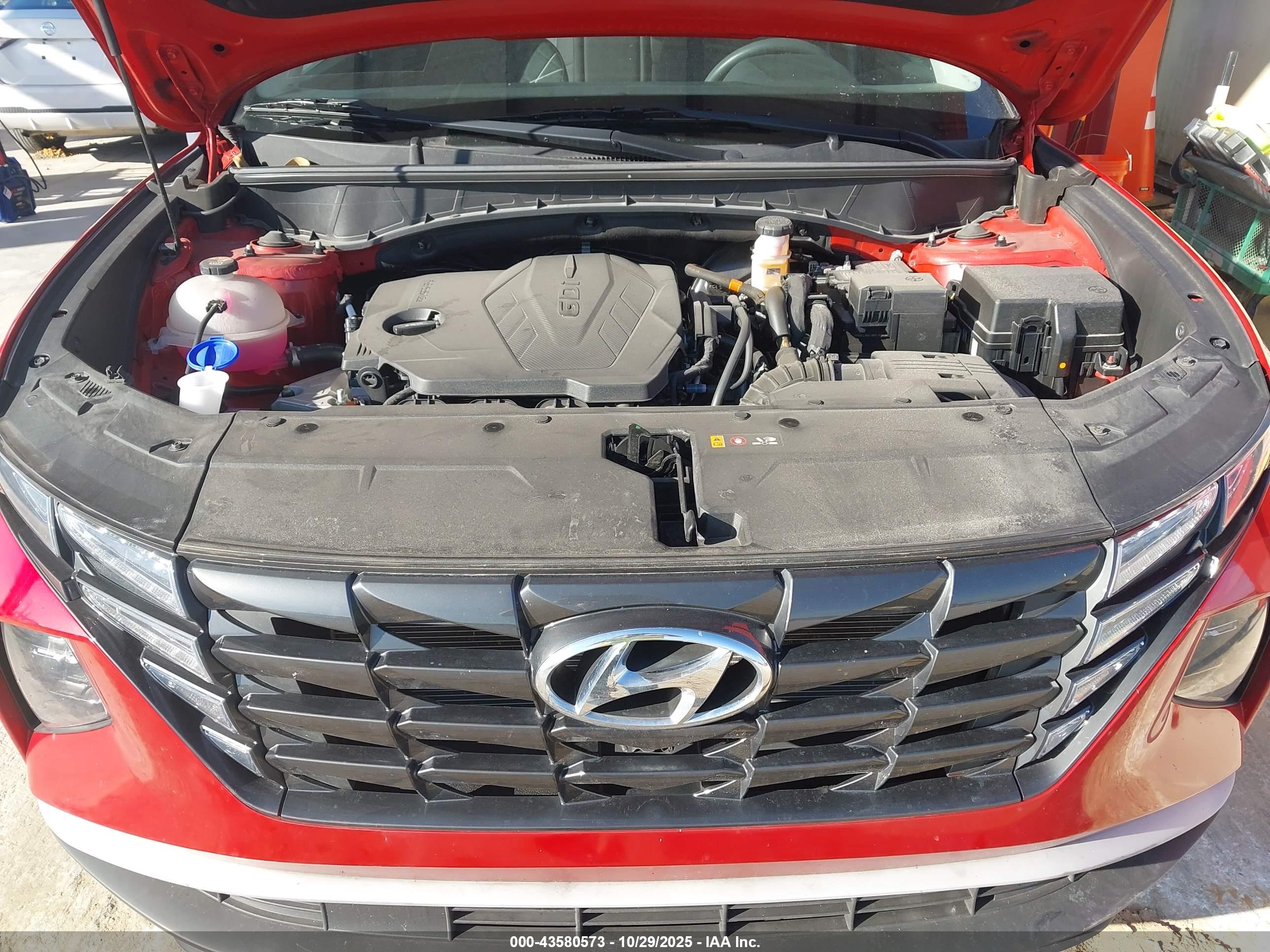 HYUNDAI TUCSON image 10