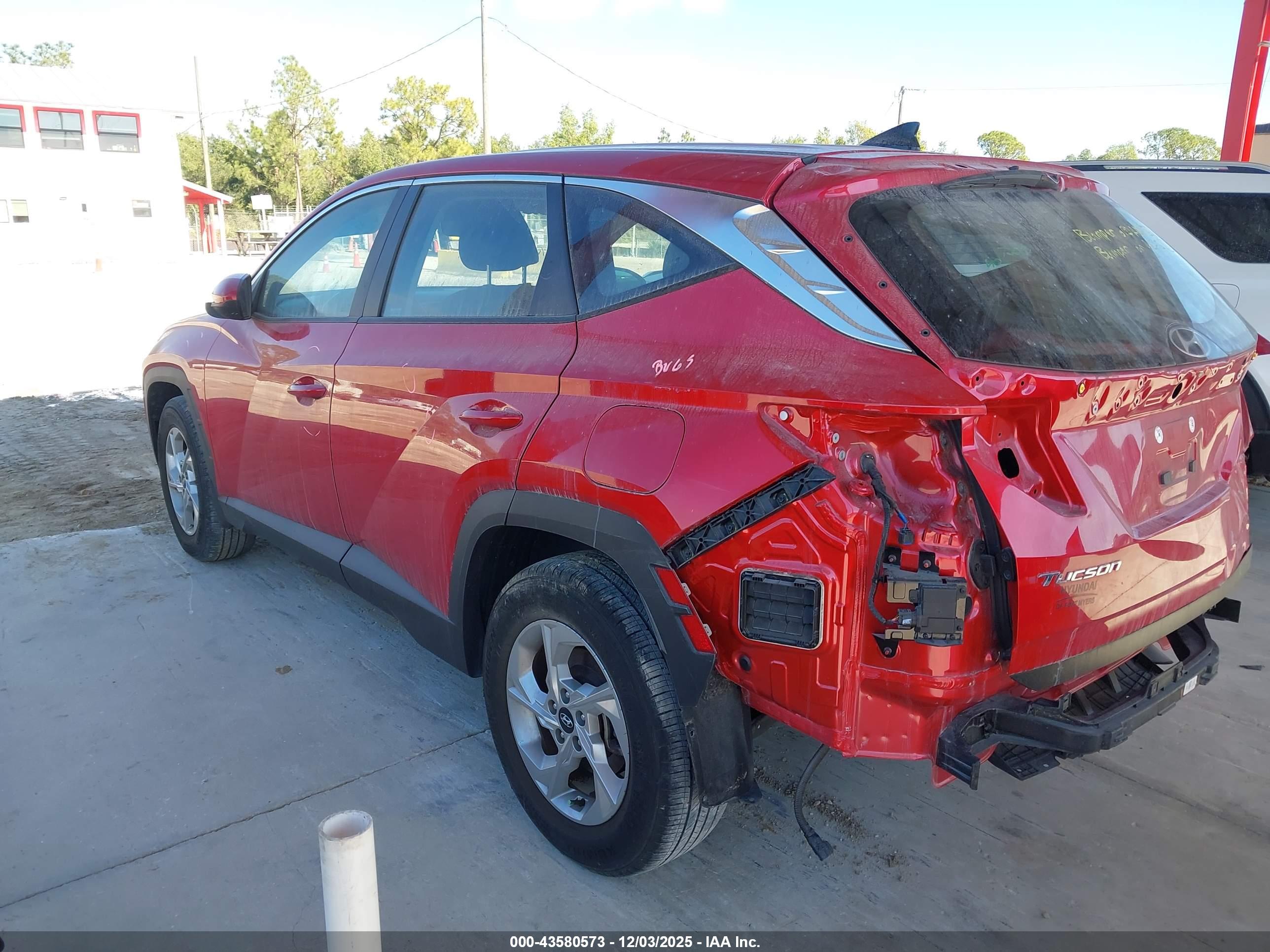 HYUNDAI TUCSON image 3