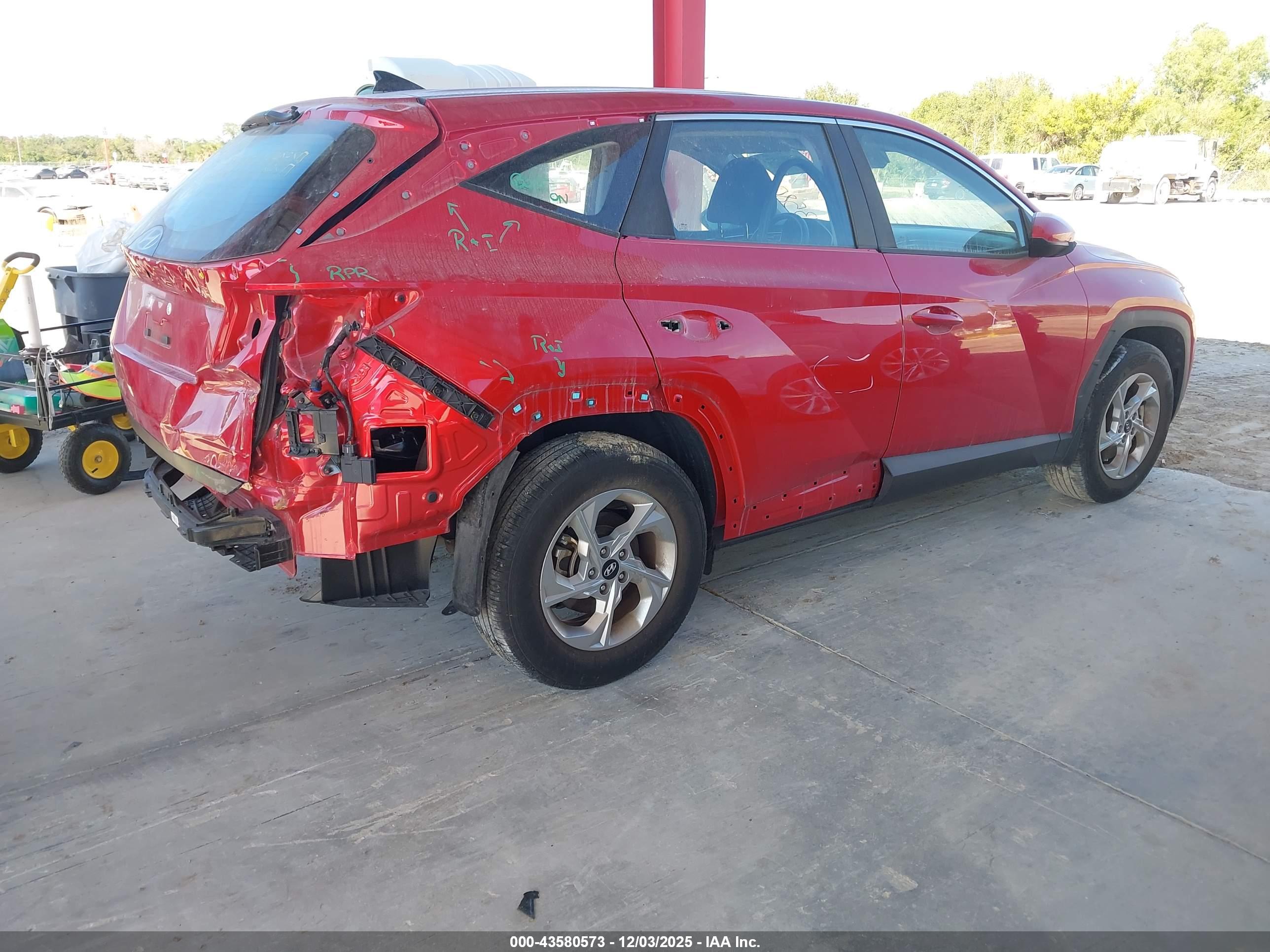 HYUNDAI TUCSON image 4
