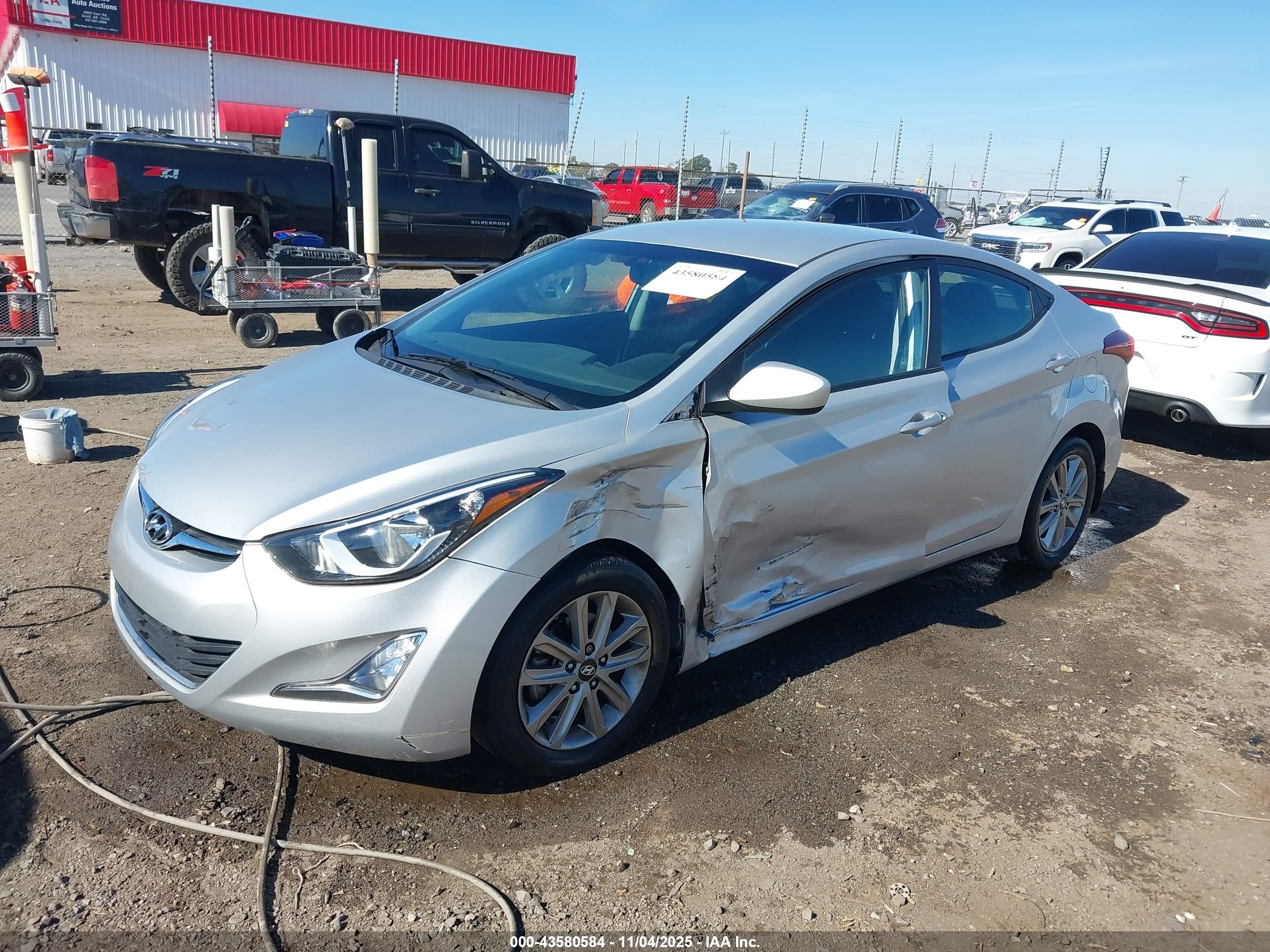 HYUNDAI ELANTRA image 2