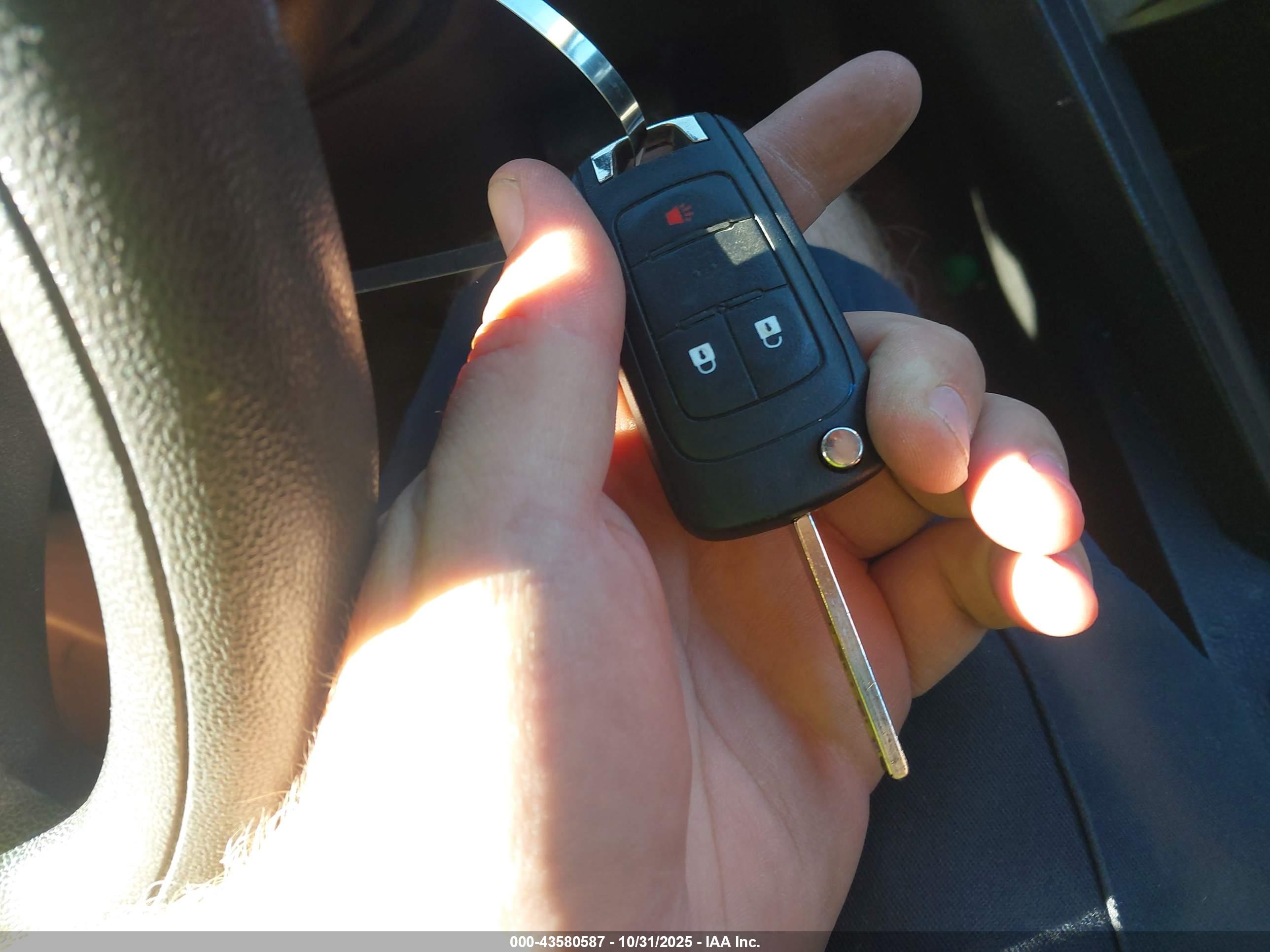CHEVROLET EQUINOX image 11