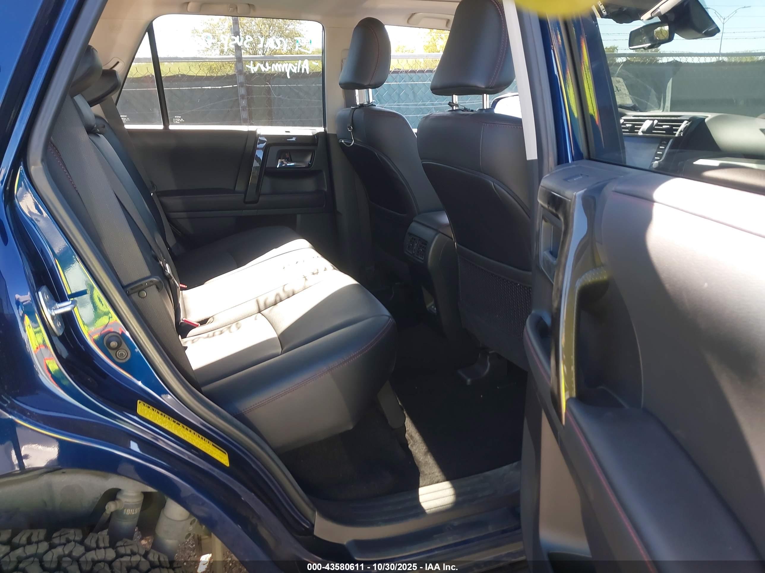 TOYOTA 4RUNNER image 8