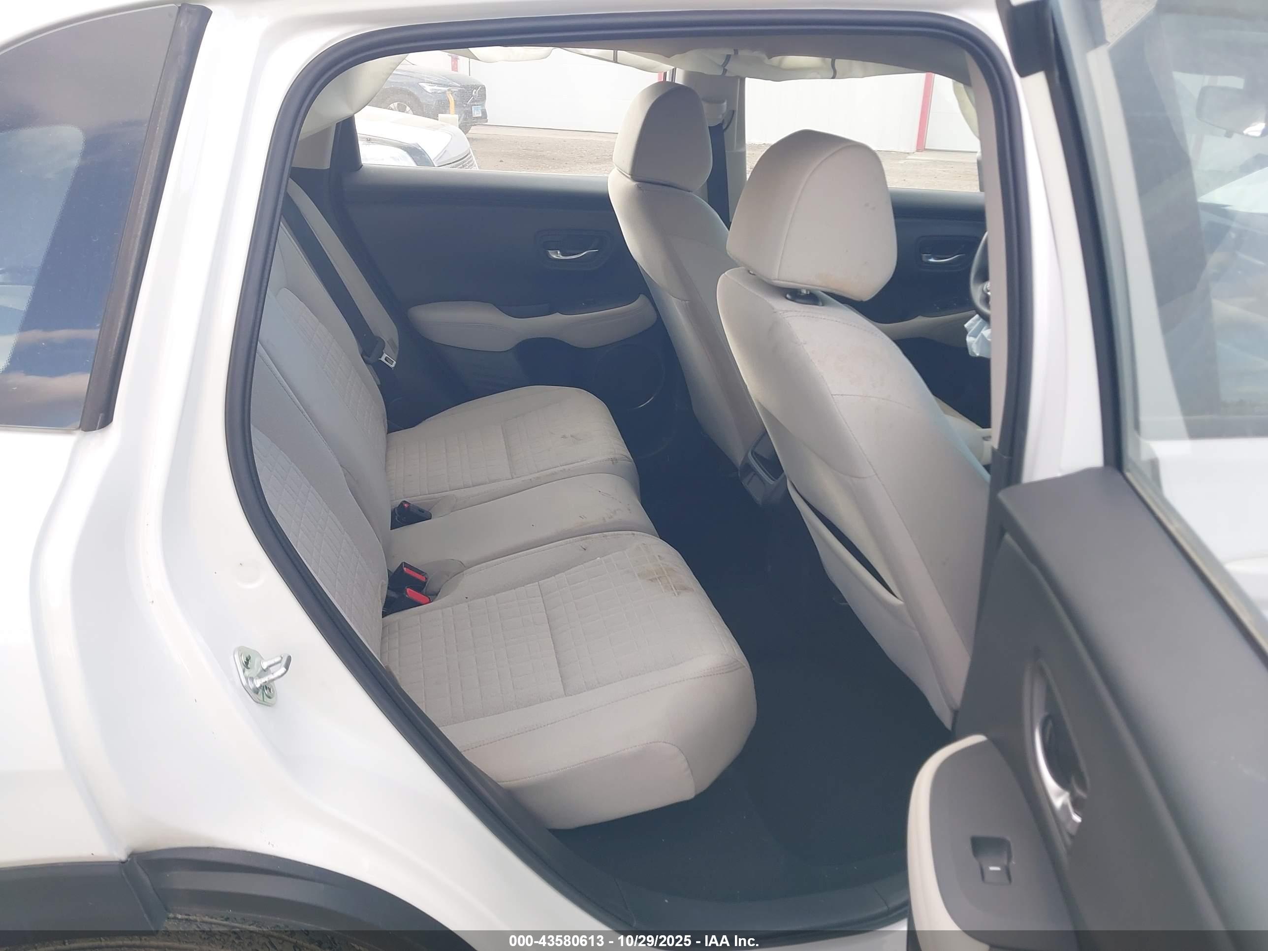 HONDA HR-V image 8