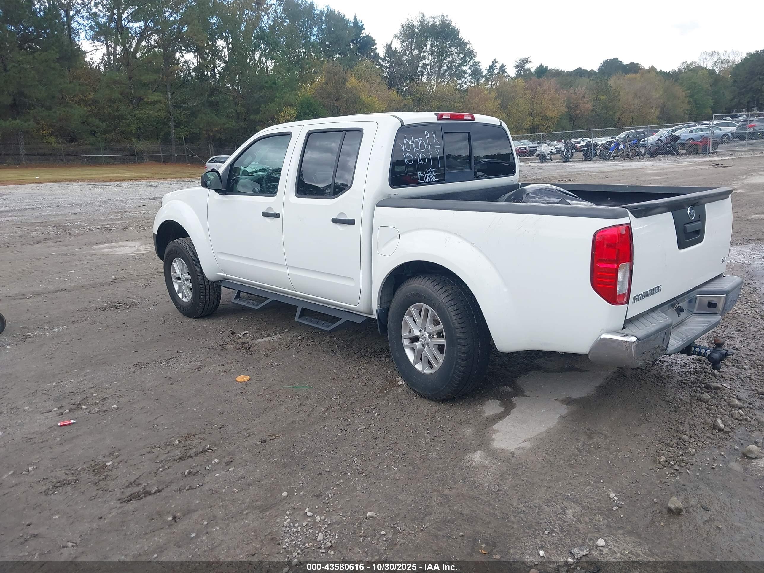 NISSAN FRONTIER image 3