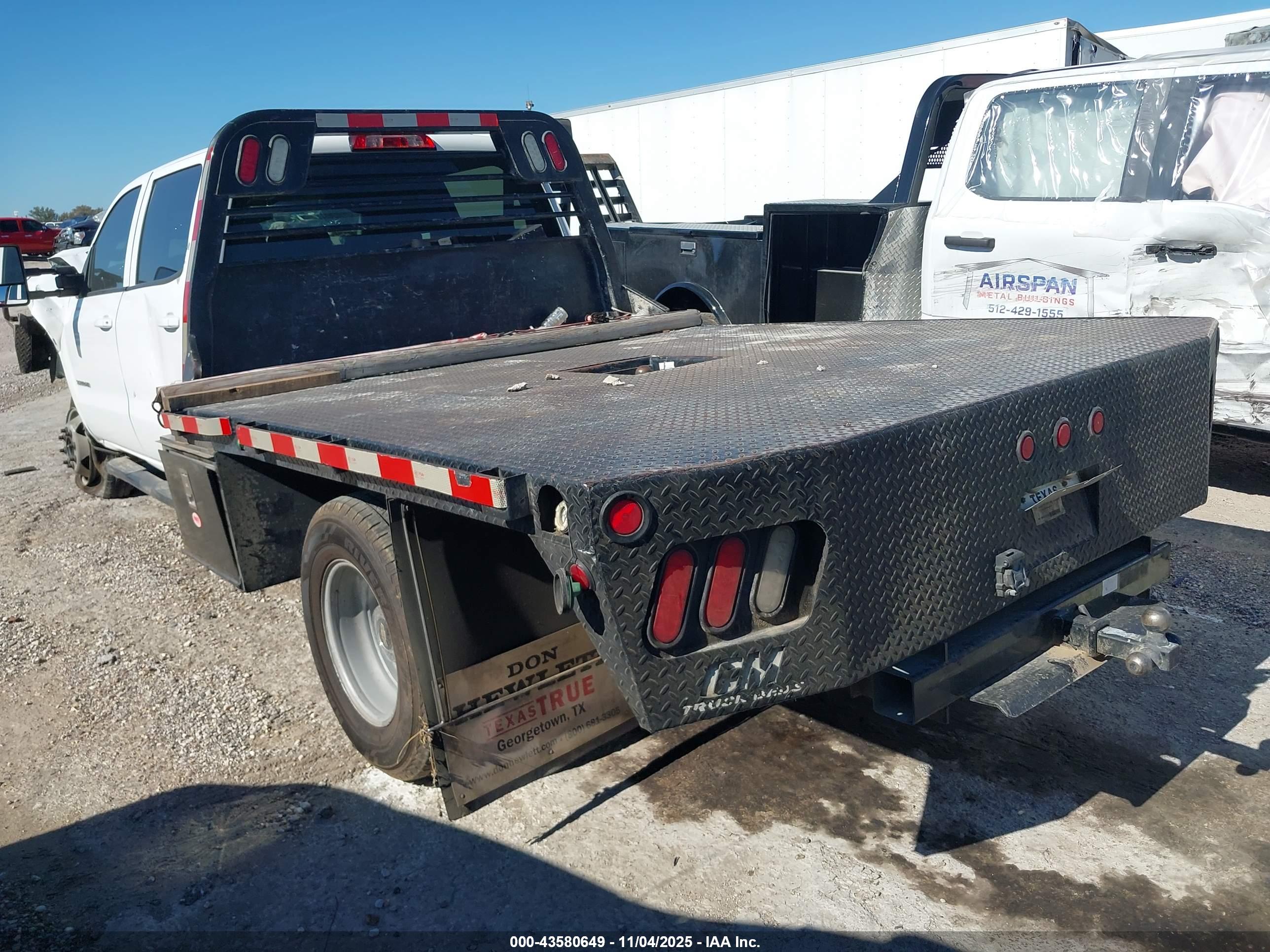 CHEVROLET SILVERADO image 3