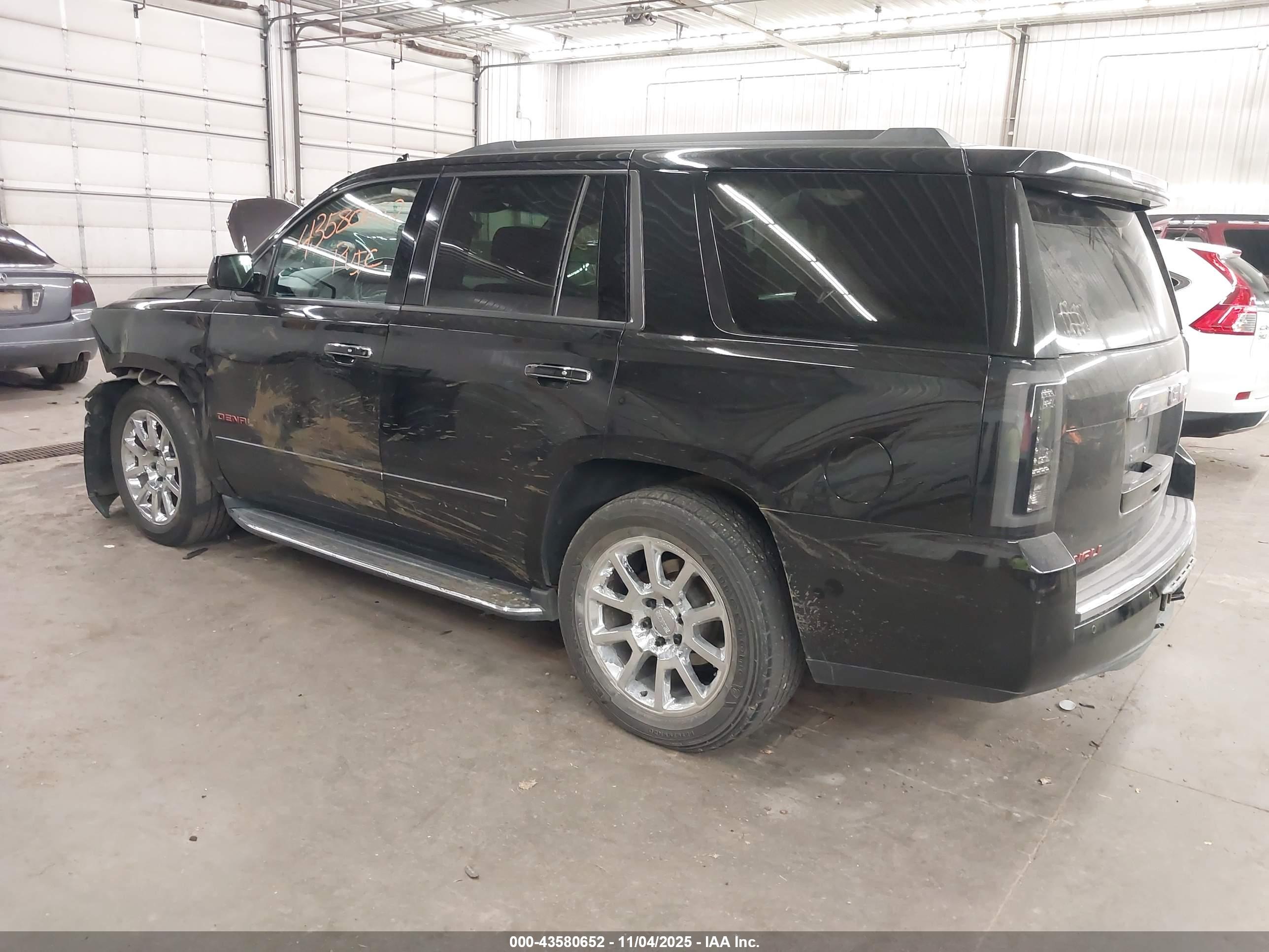 GMC YUKON image 3