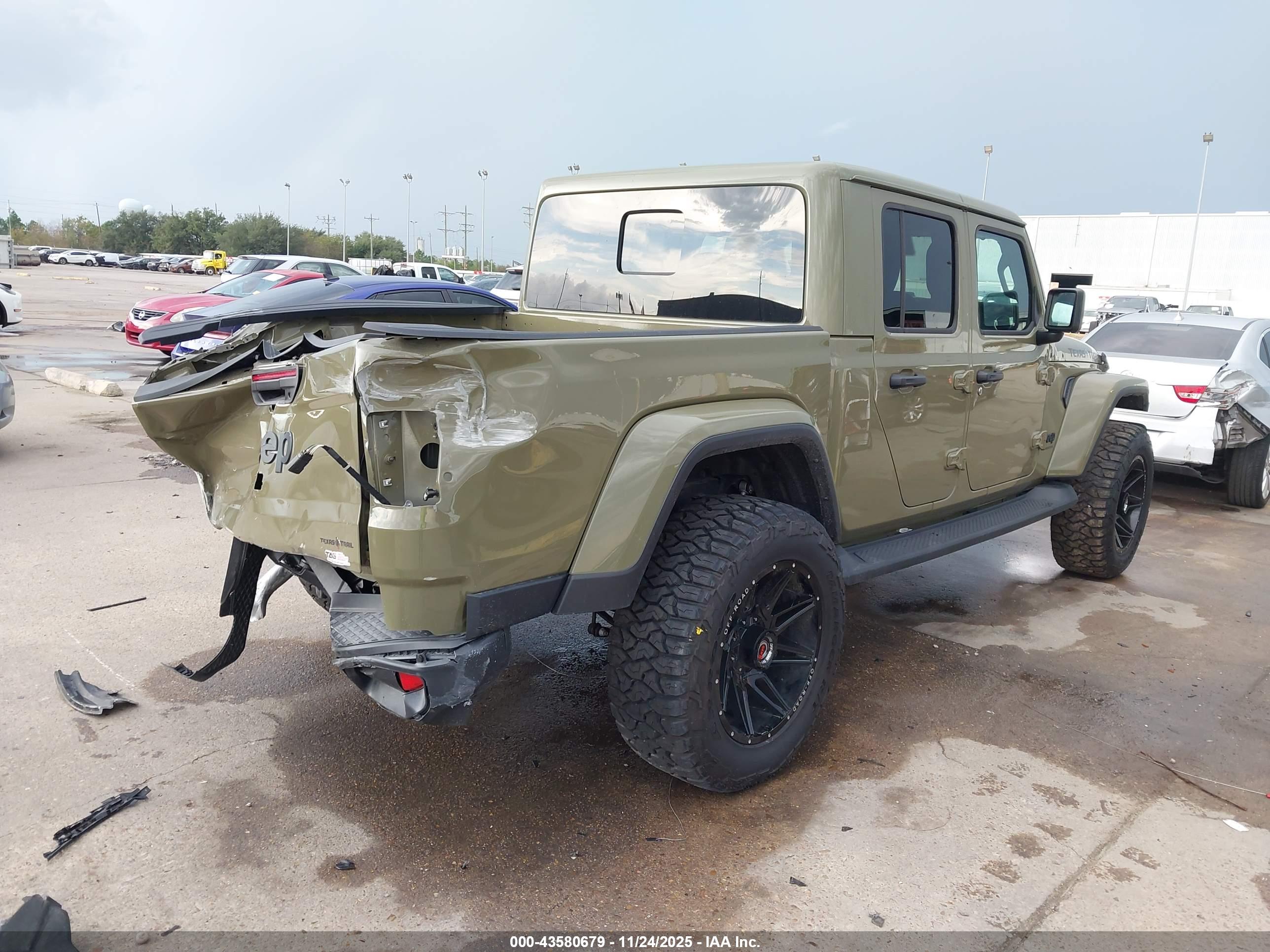 JEEP GLADIATOR image 4