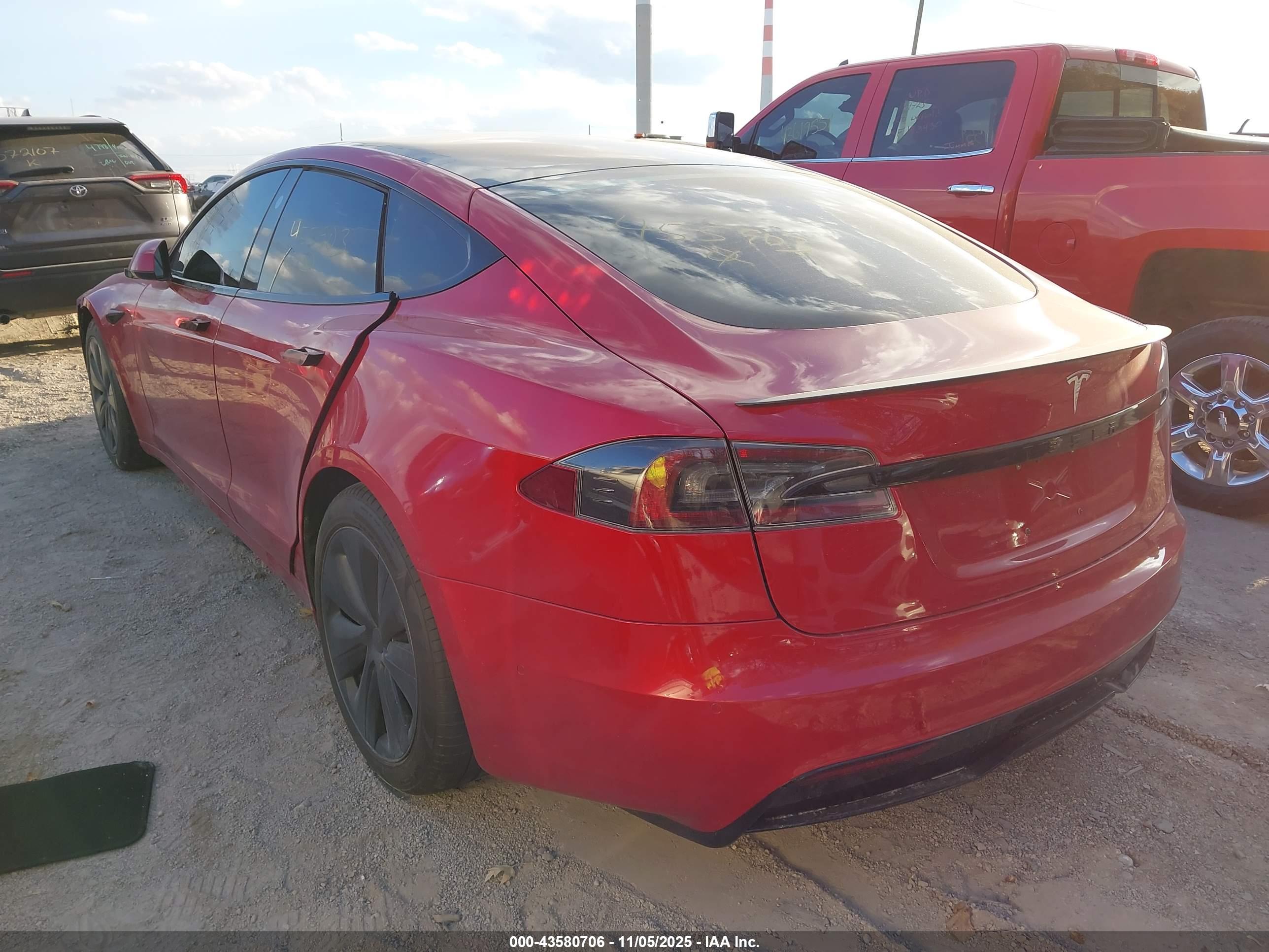 TESLA MODEL image 3