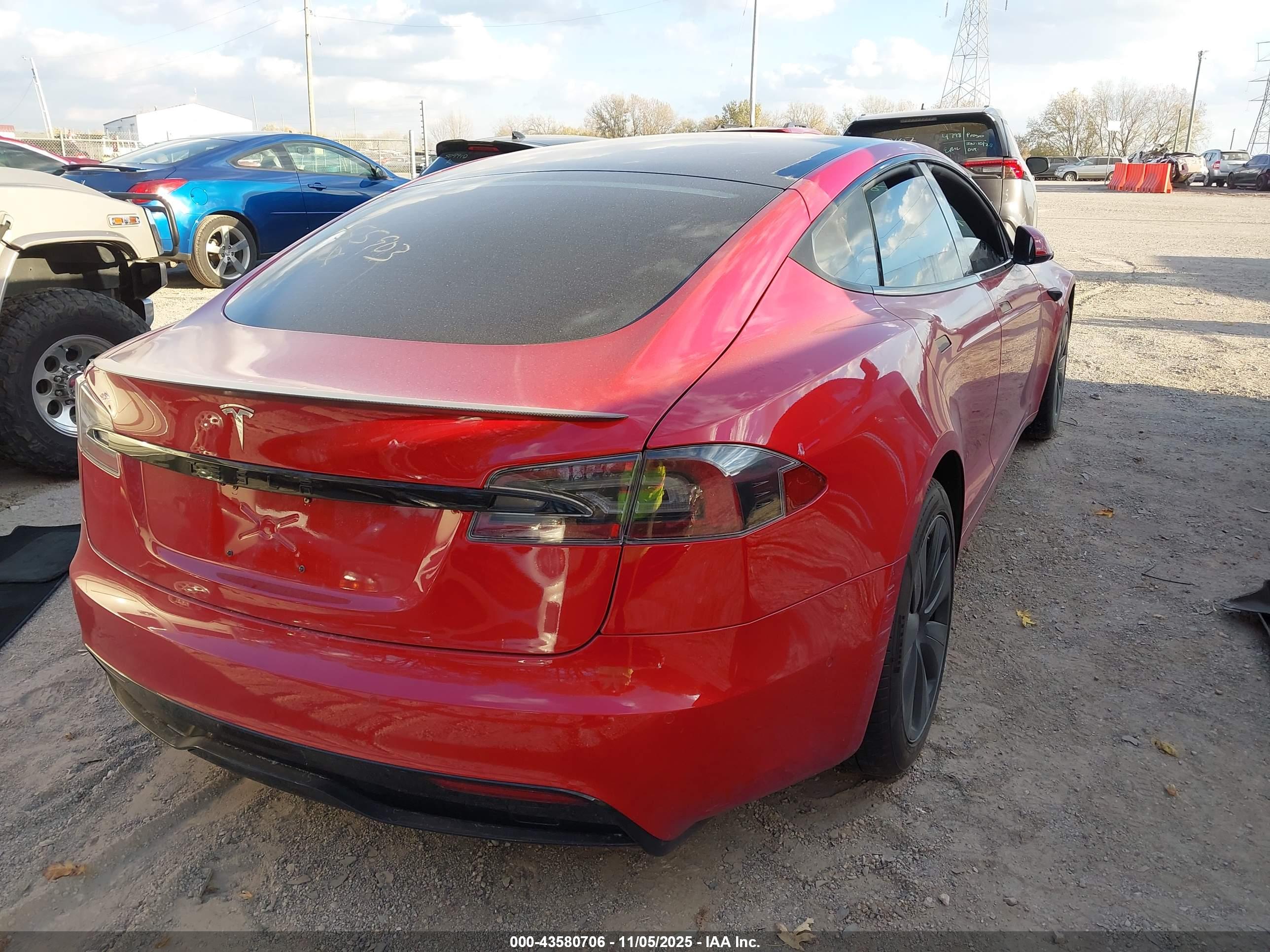 TESLA MODEL image 4