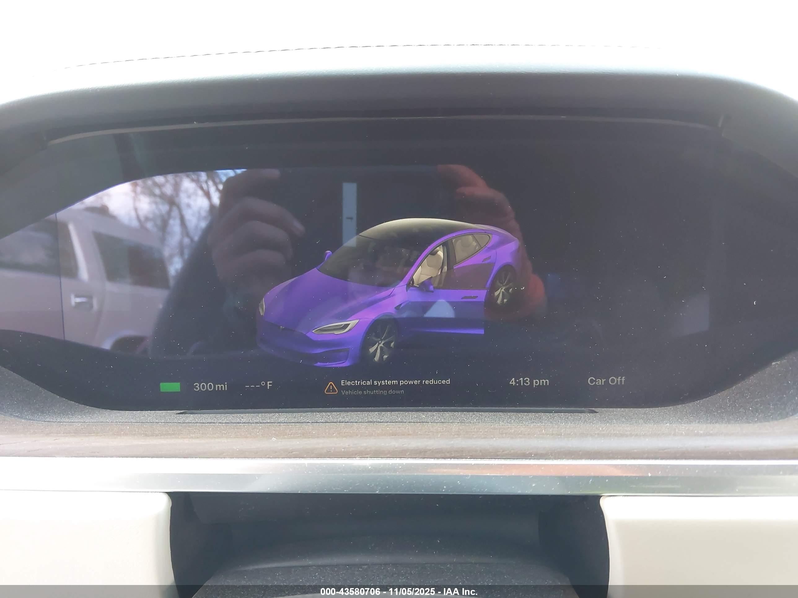 TESLA MODEL image 7