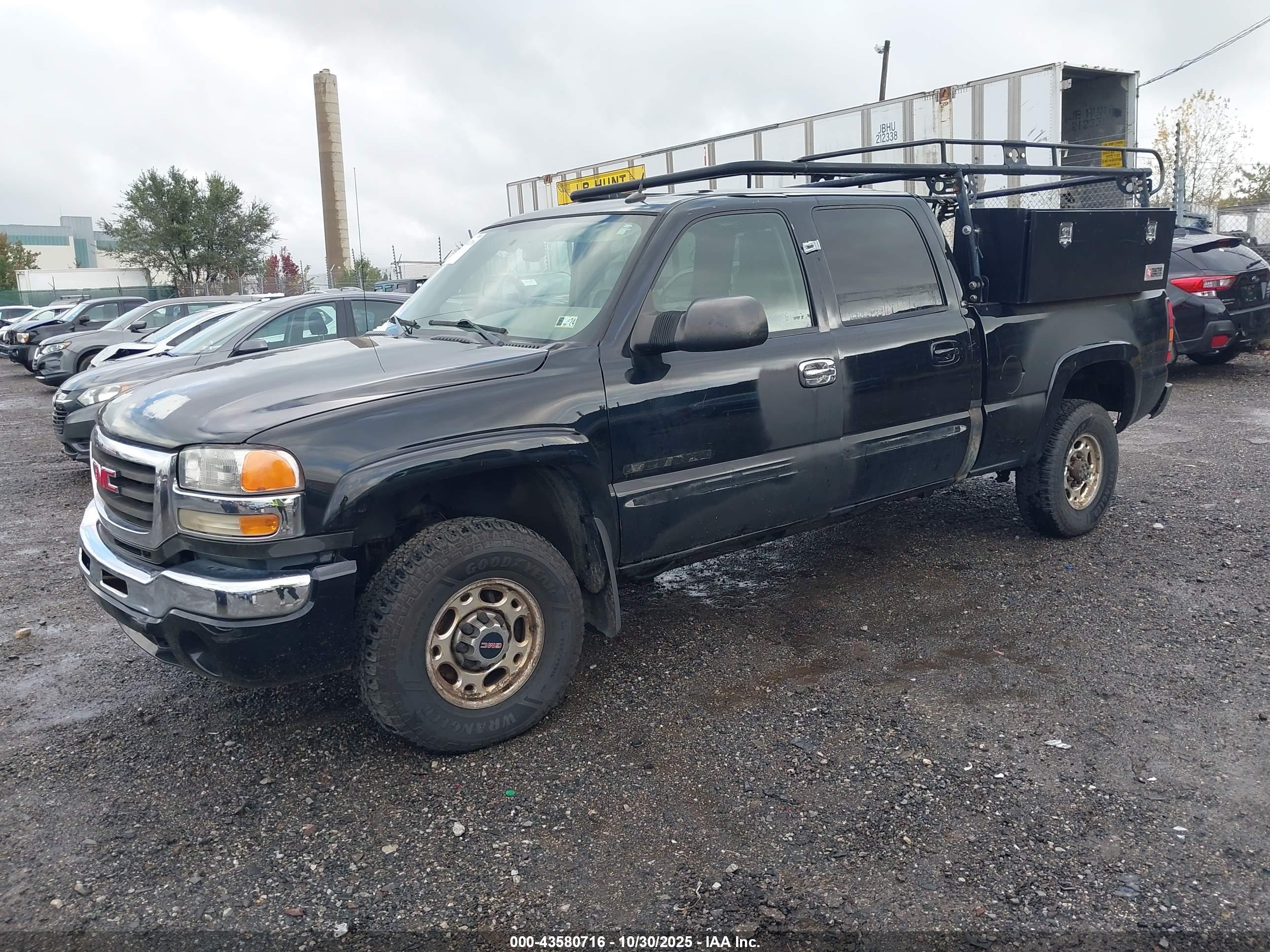 GMC SIERRA image 2