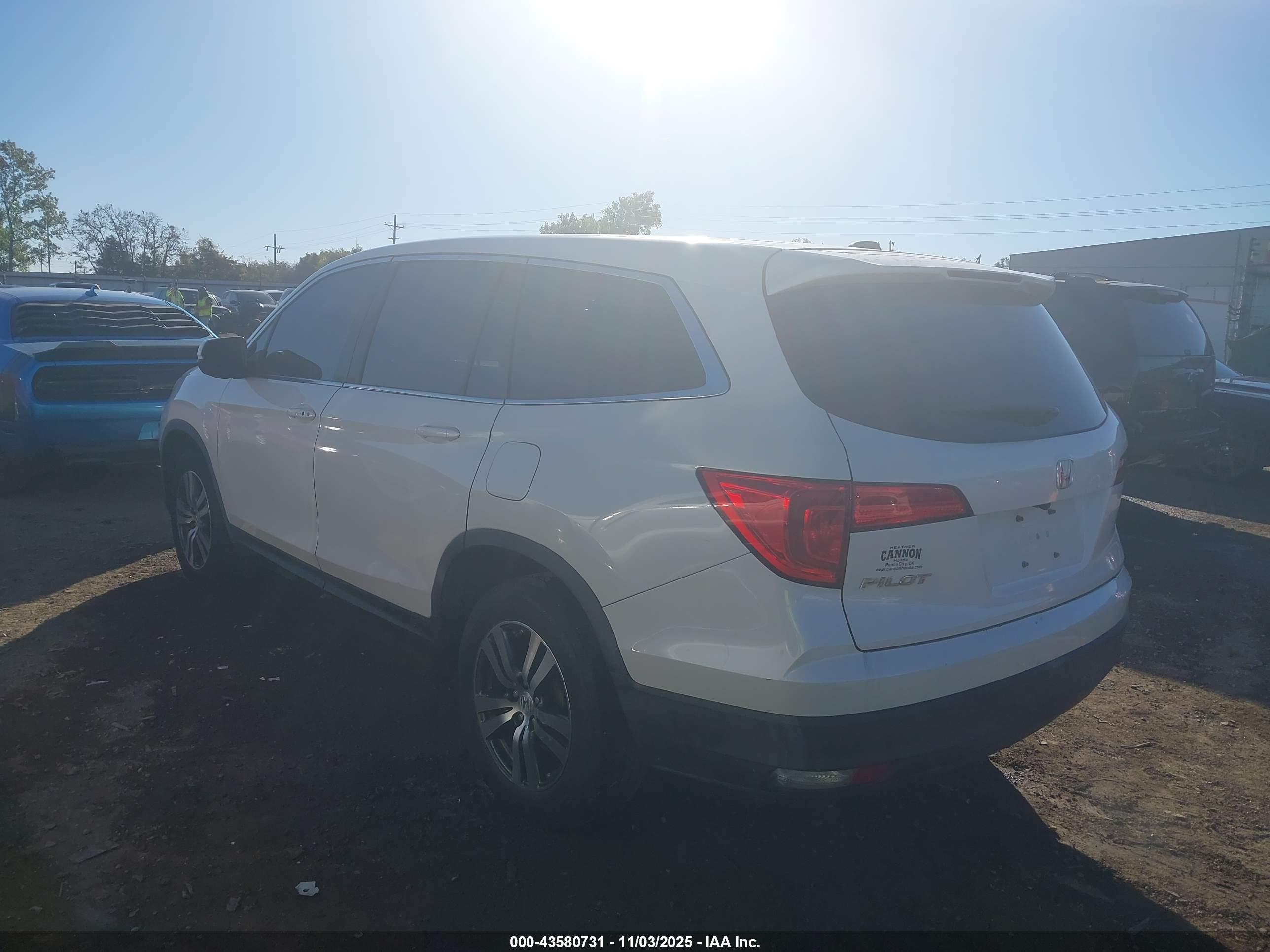 HONDA PILOT image 3