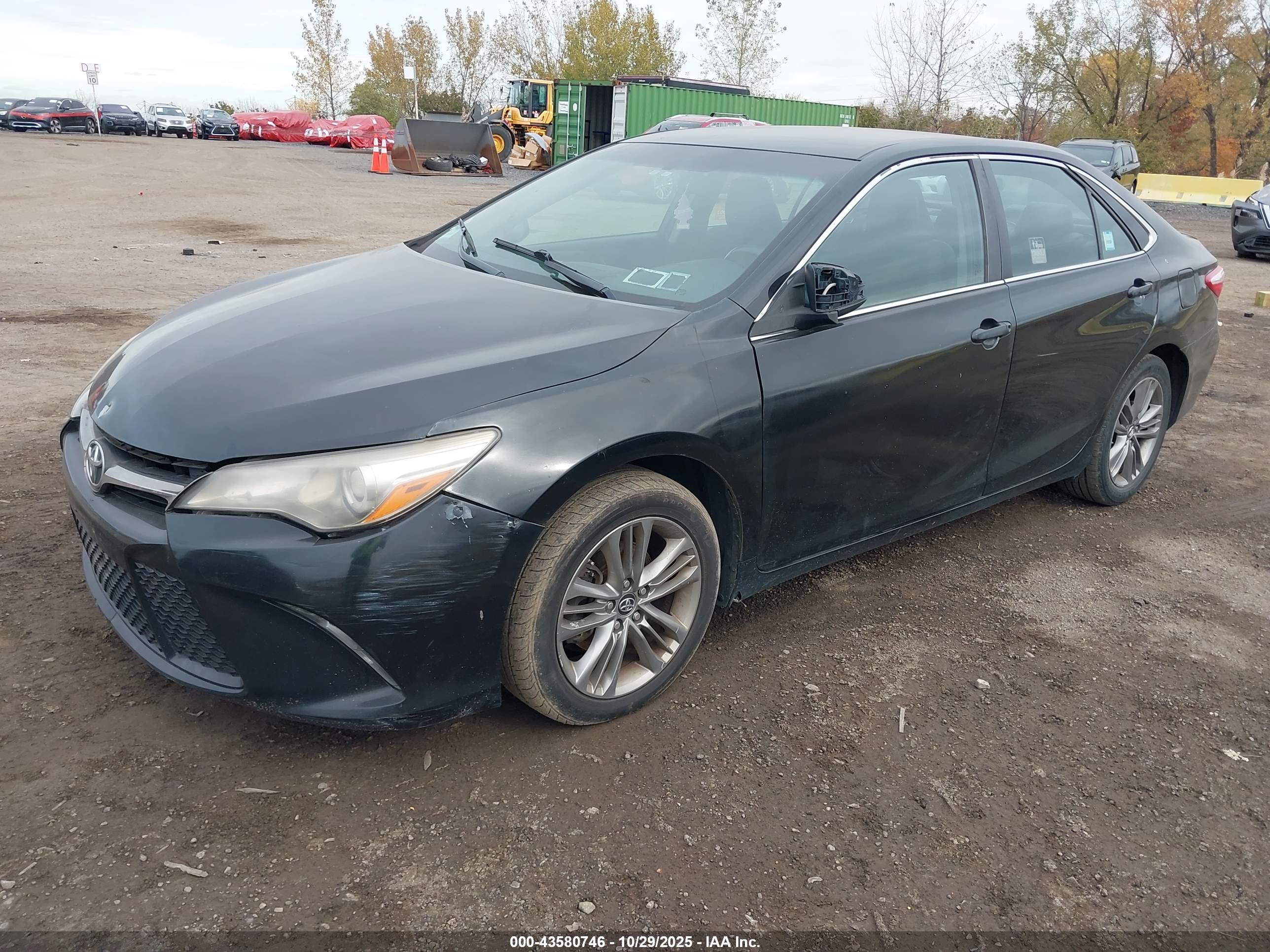 TOYOTA CAMRY image 2