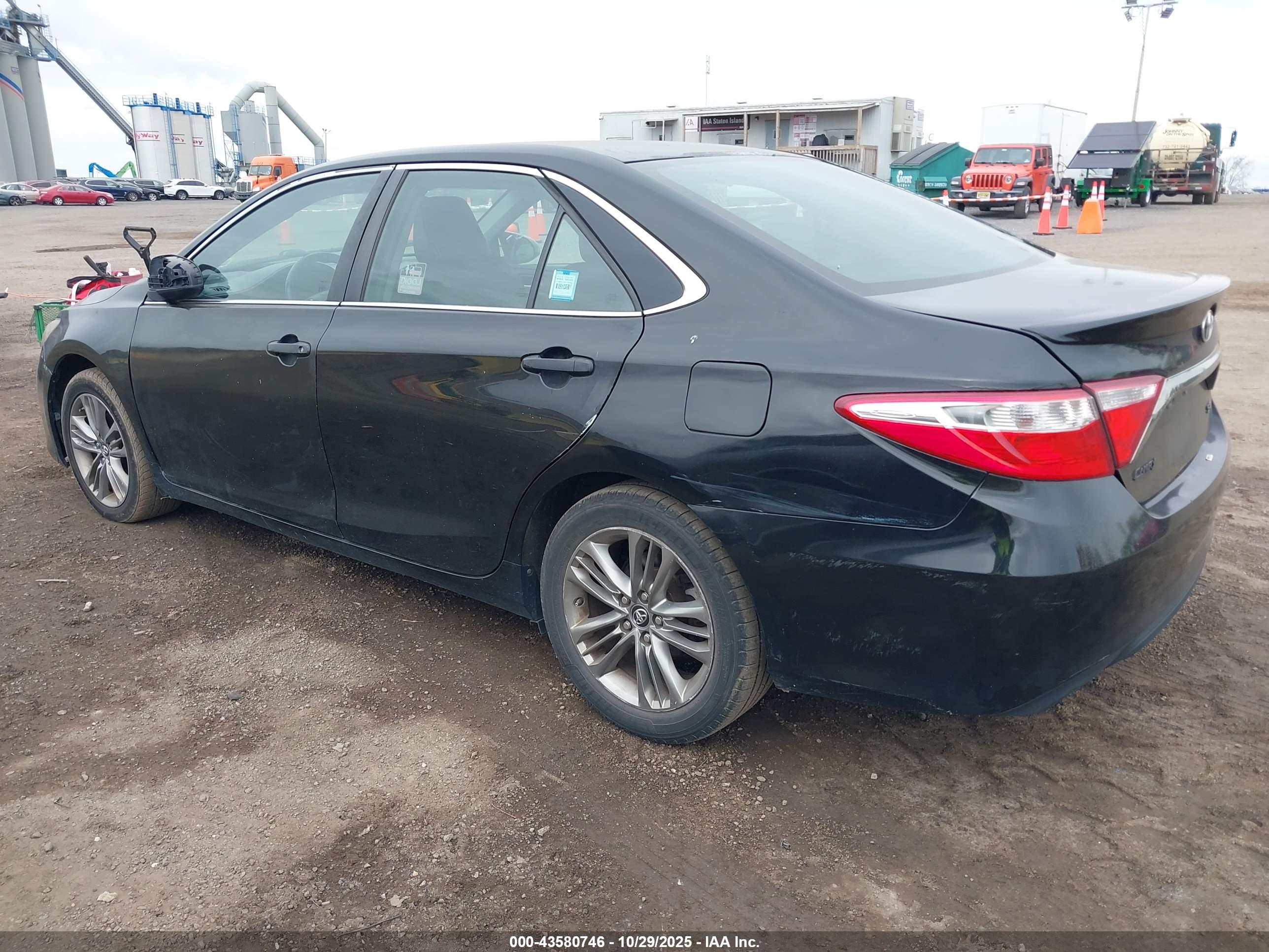 TOYOTA CAMRY image 3