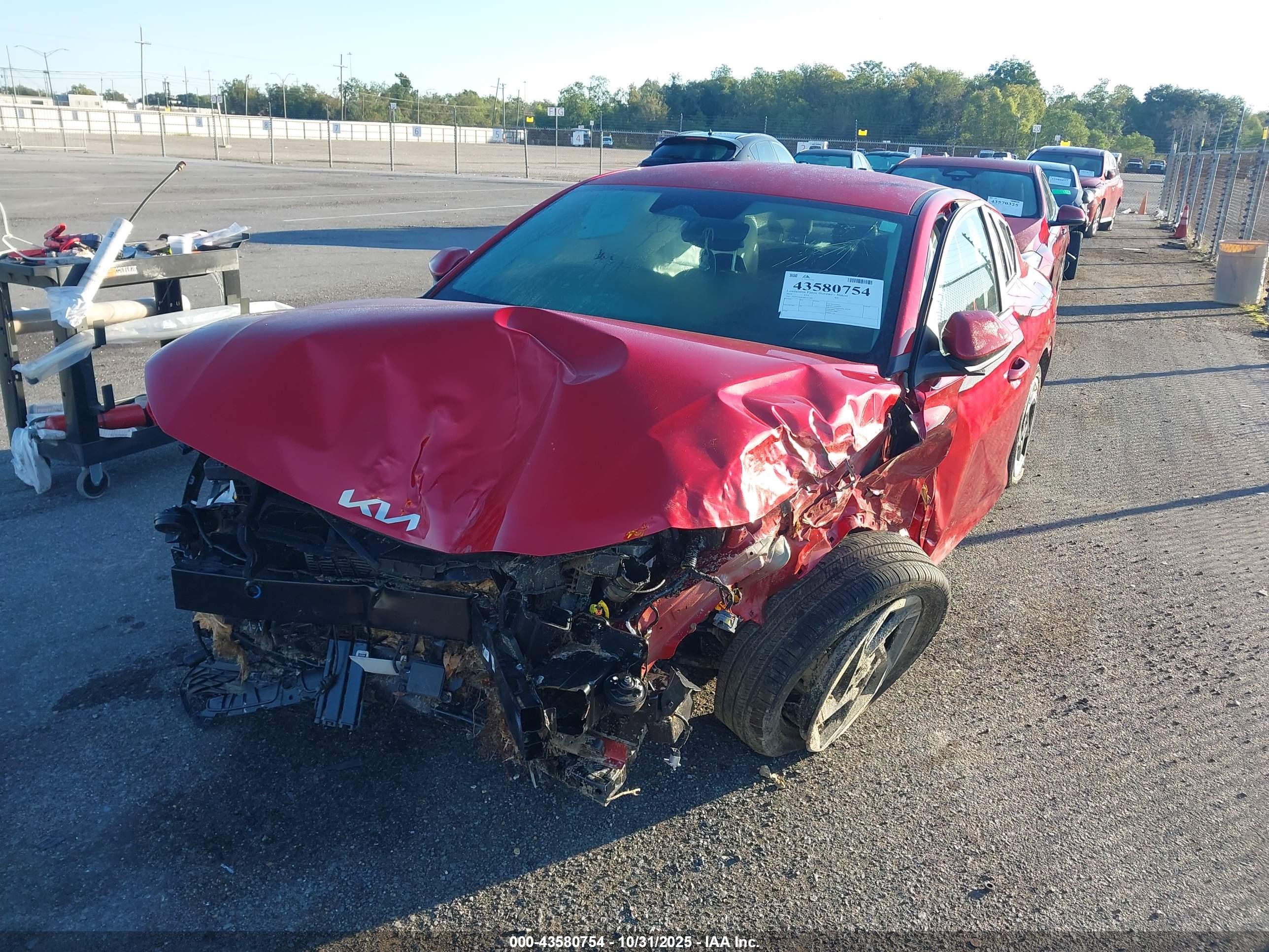 KIA K4 image 2