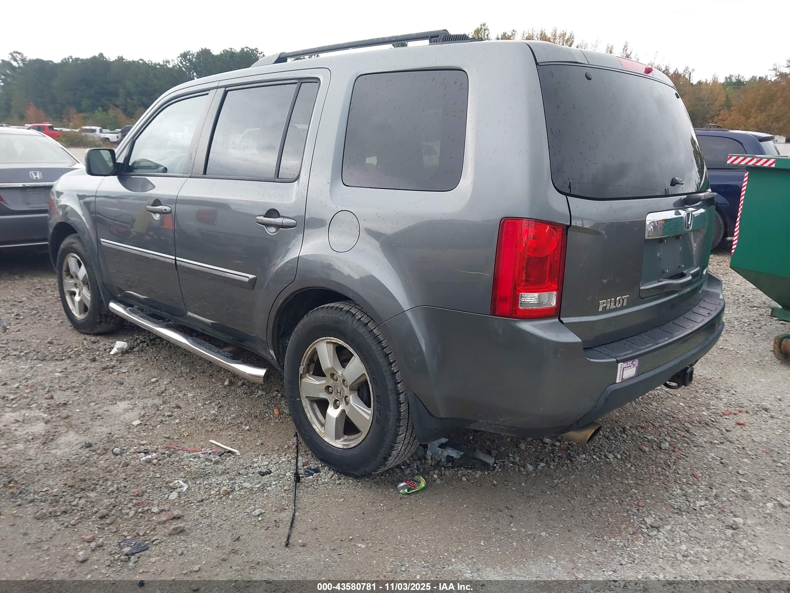 HONDA PILOT image 3