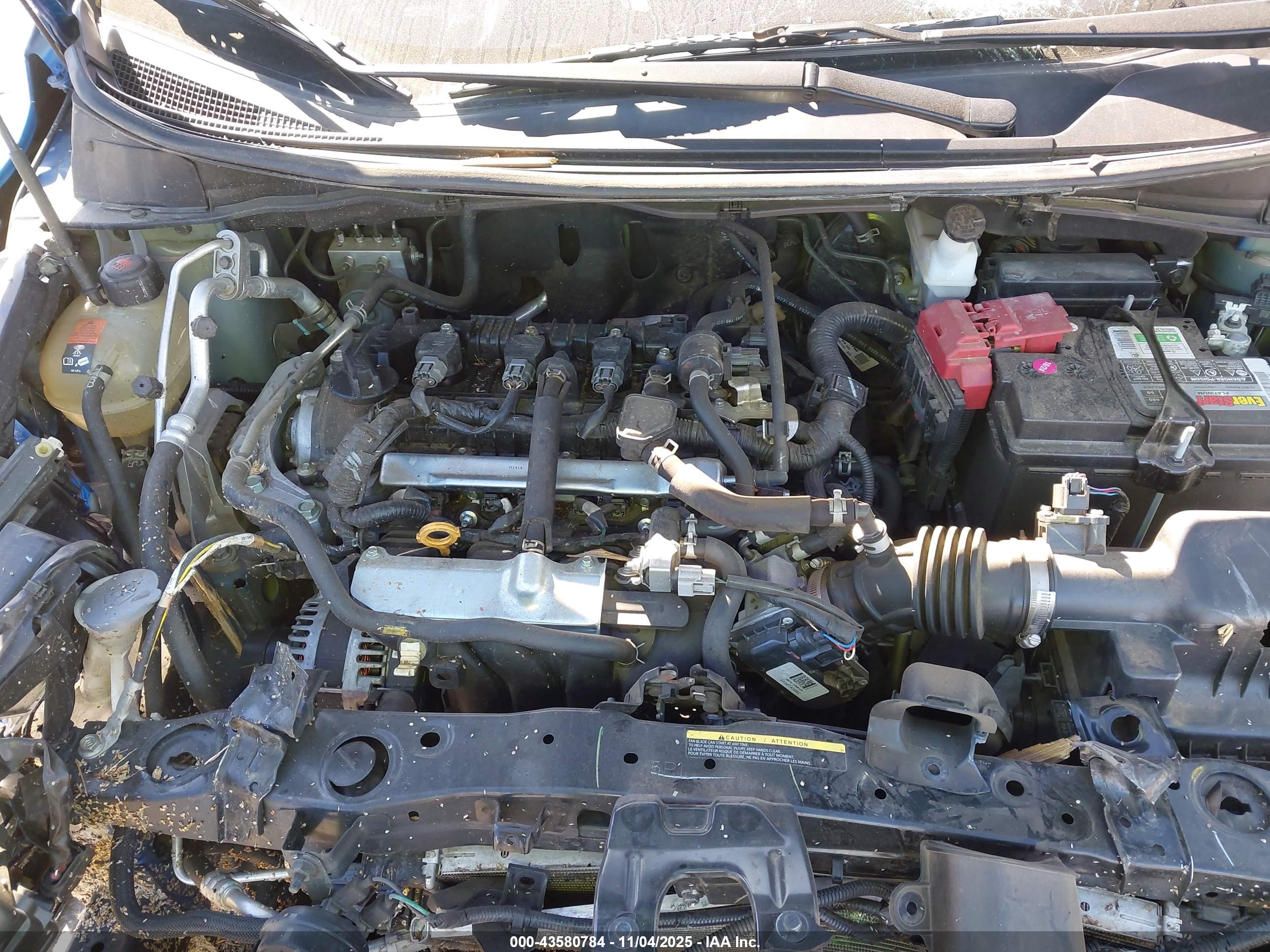 NISSAN VERSA image 10