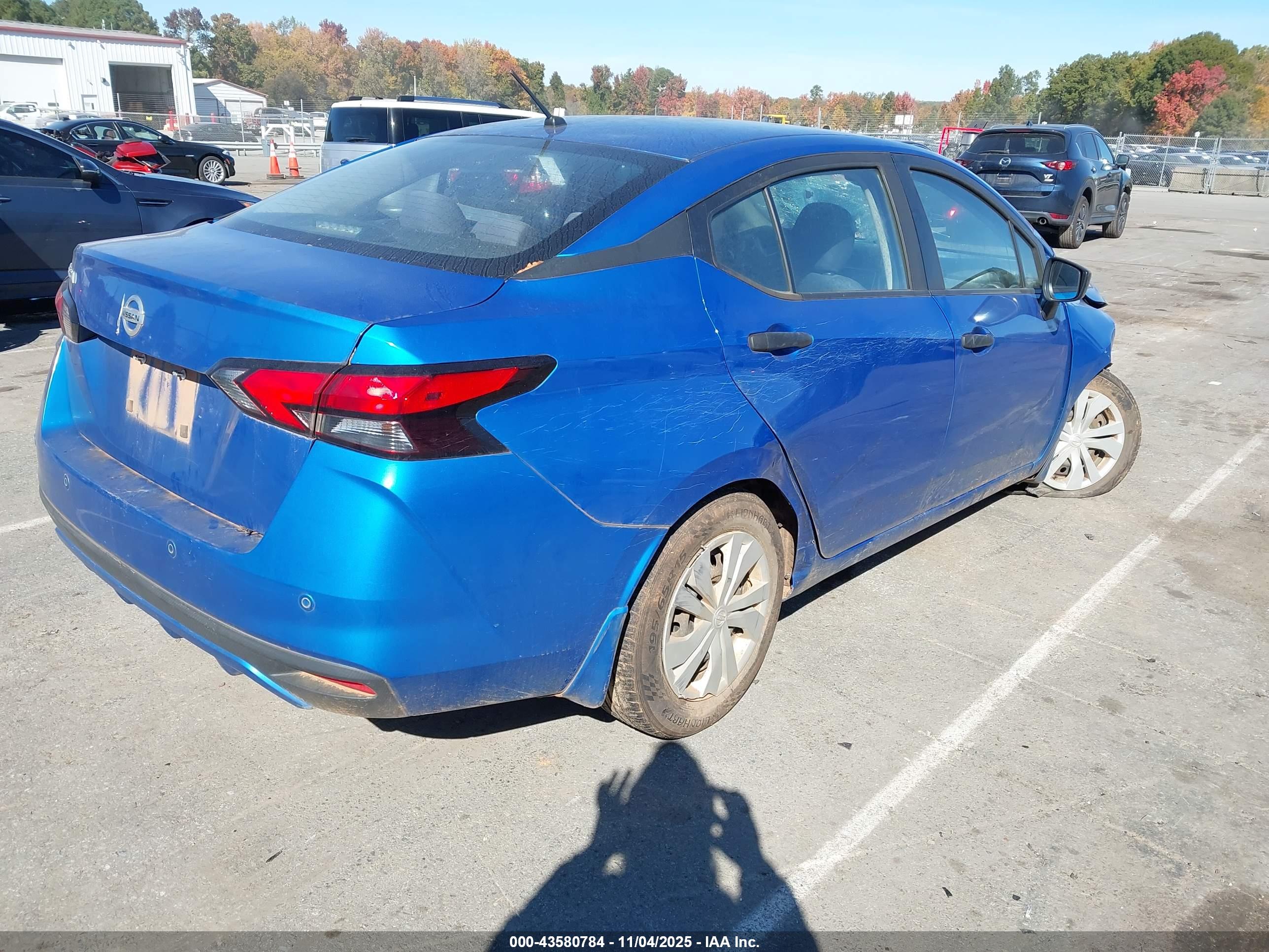 NISSAN VERSA image 4