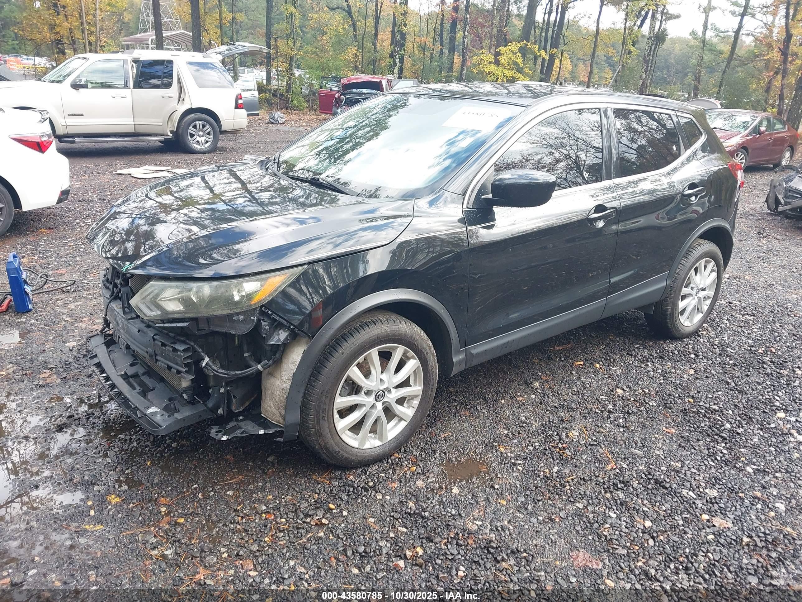 NISSAN ROGUE image 2