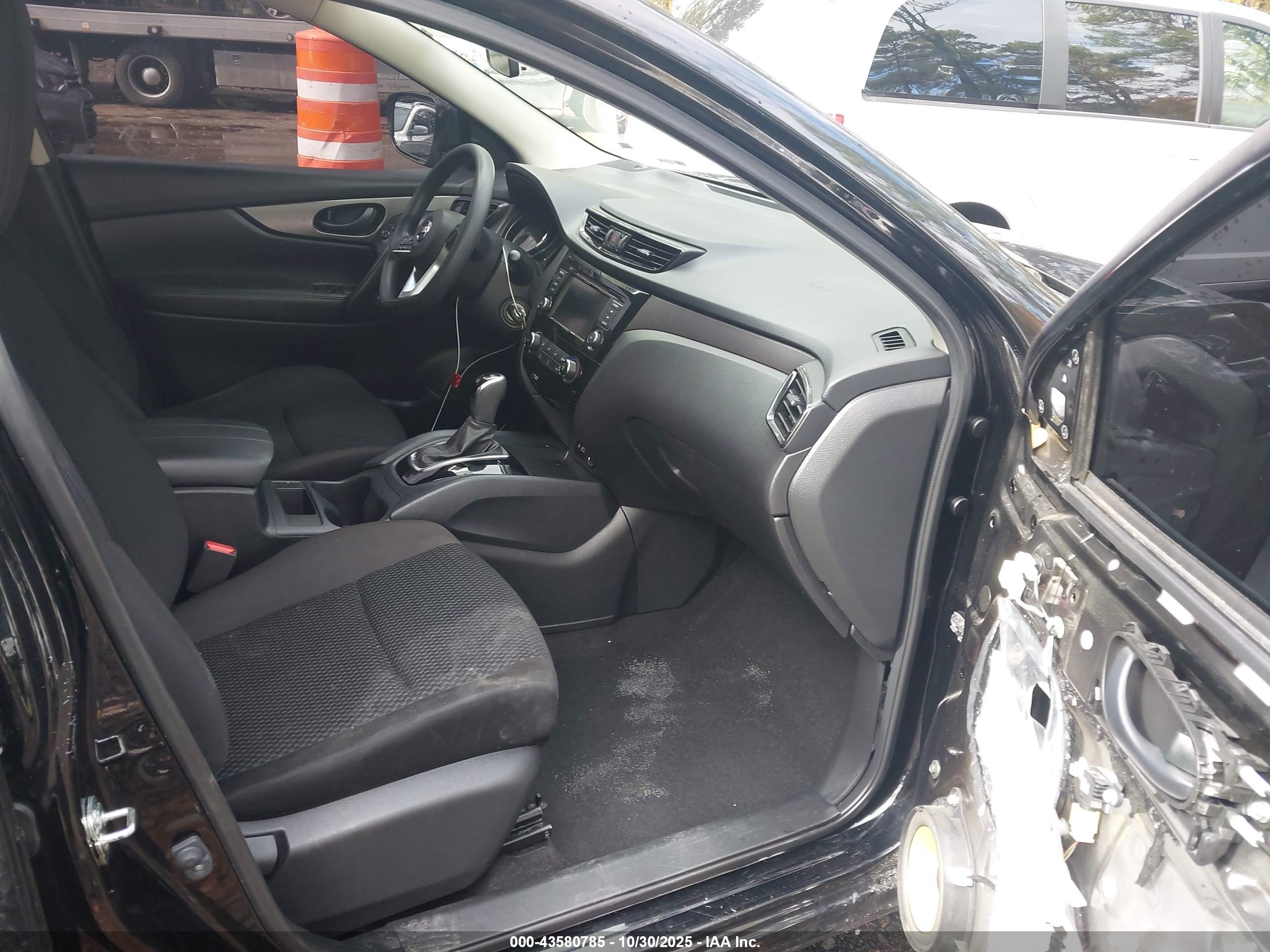 NISSAN ROGUE image 5