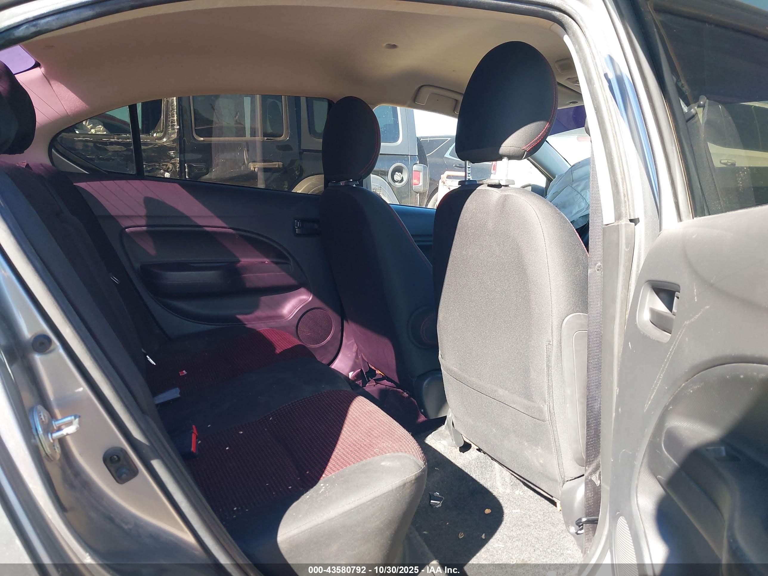 MITSUBISHI MIRAGE image 8