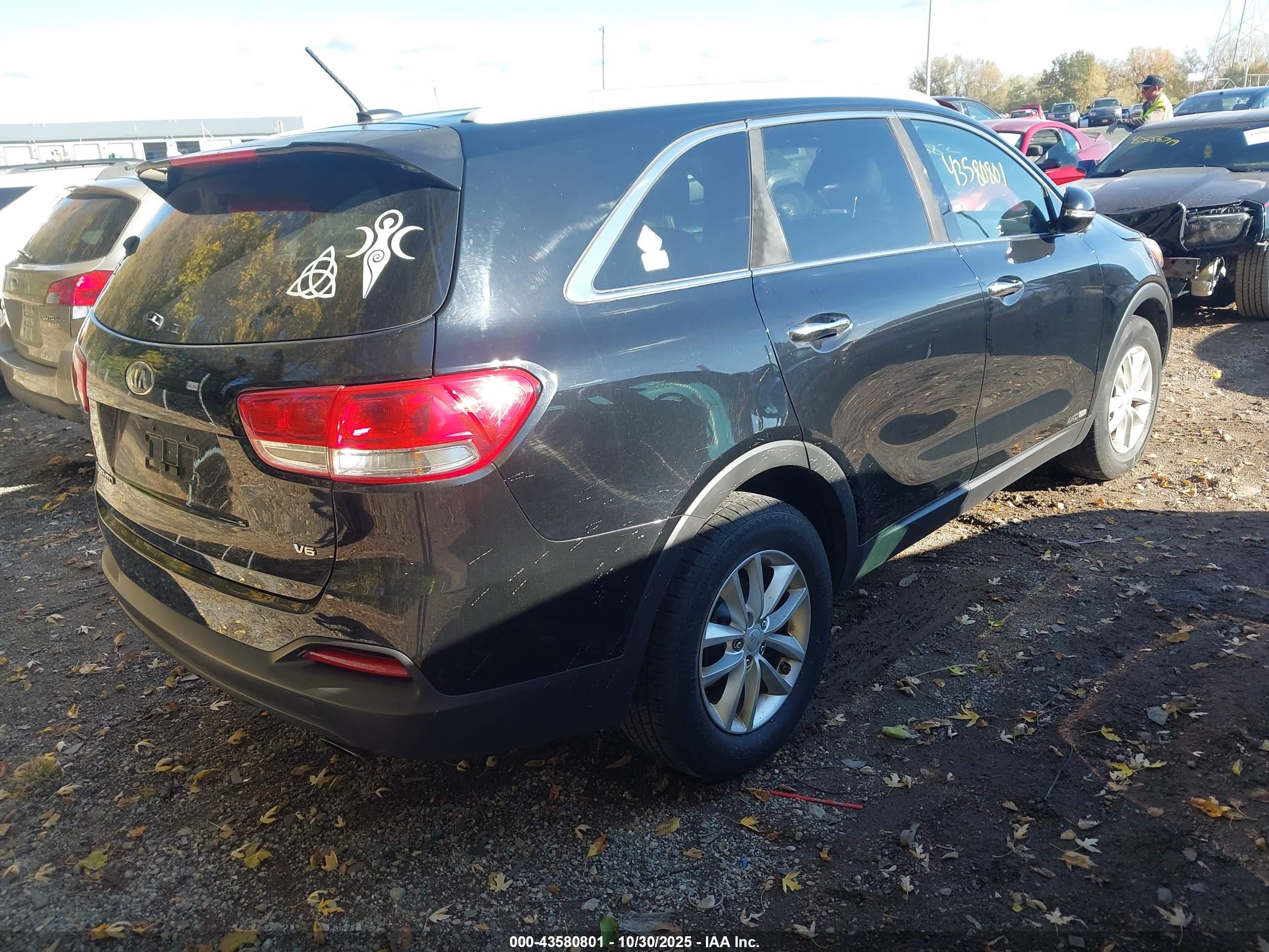 KIA SORENTO image 4