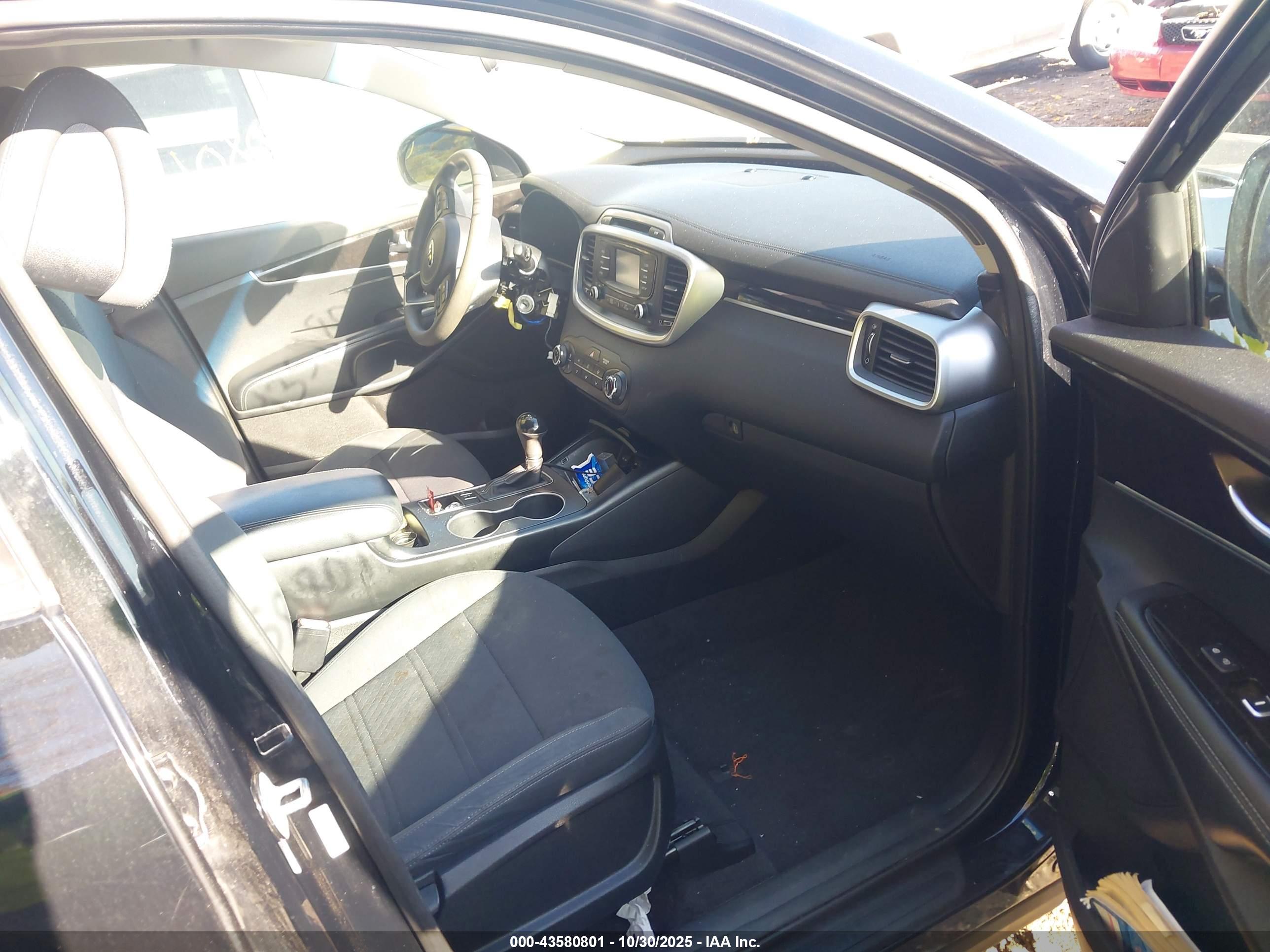 KIA SORENTO image 5