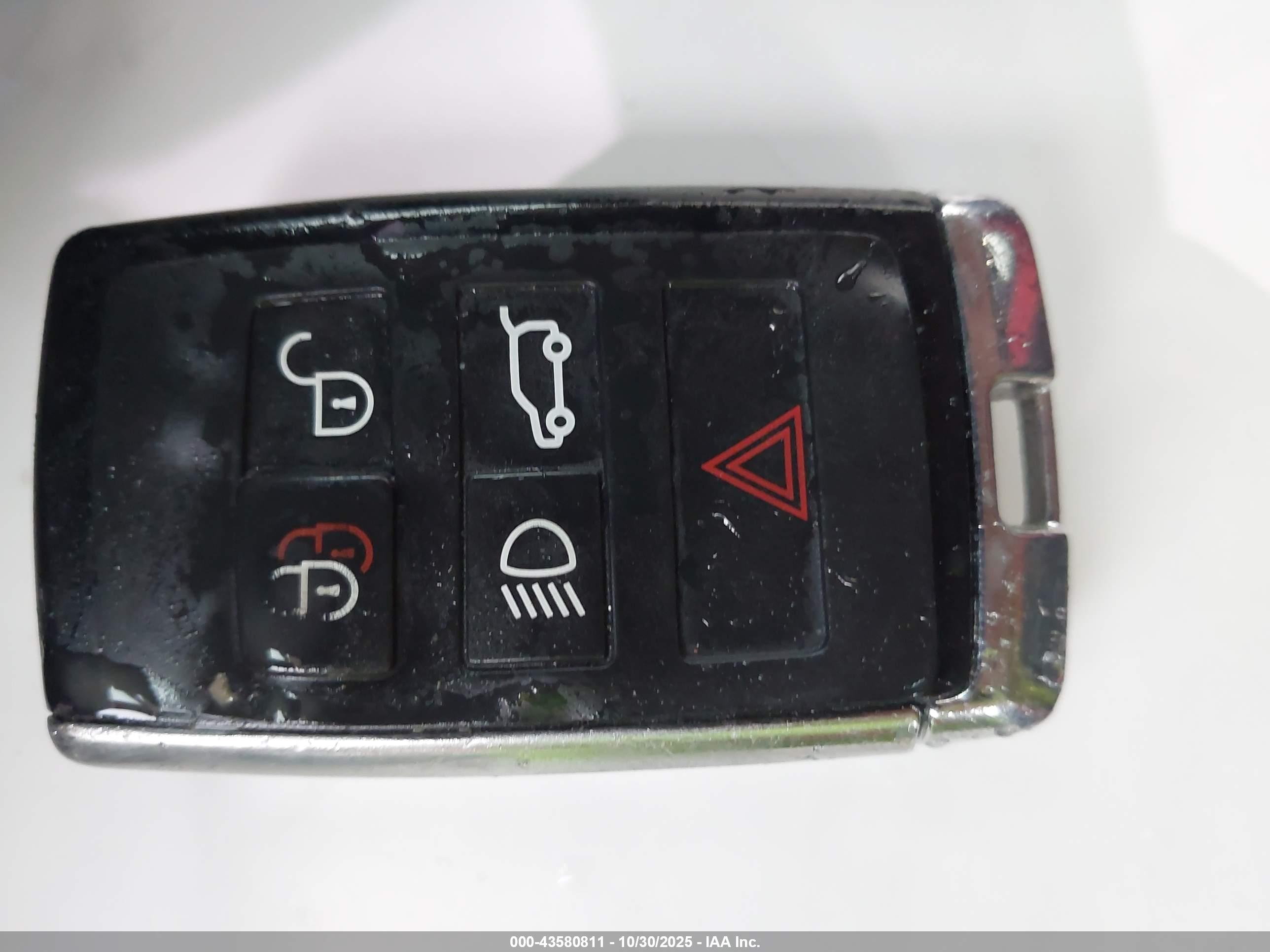 LAND ROVER image 11