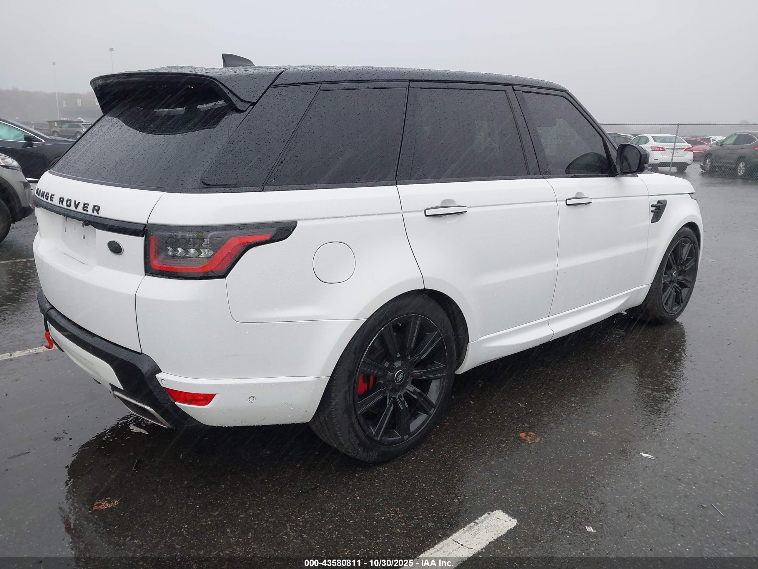 LAND ROVER image 4