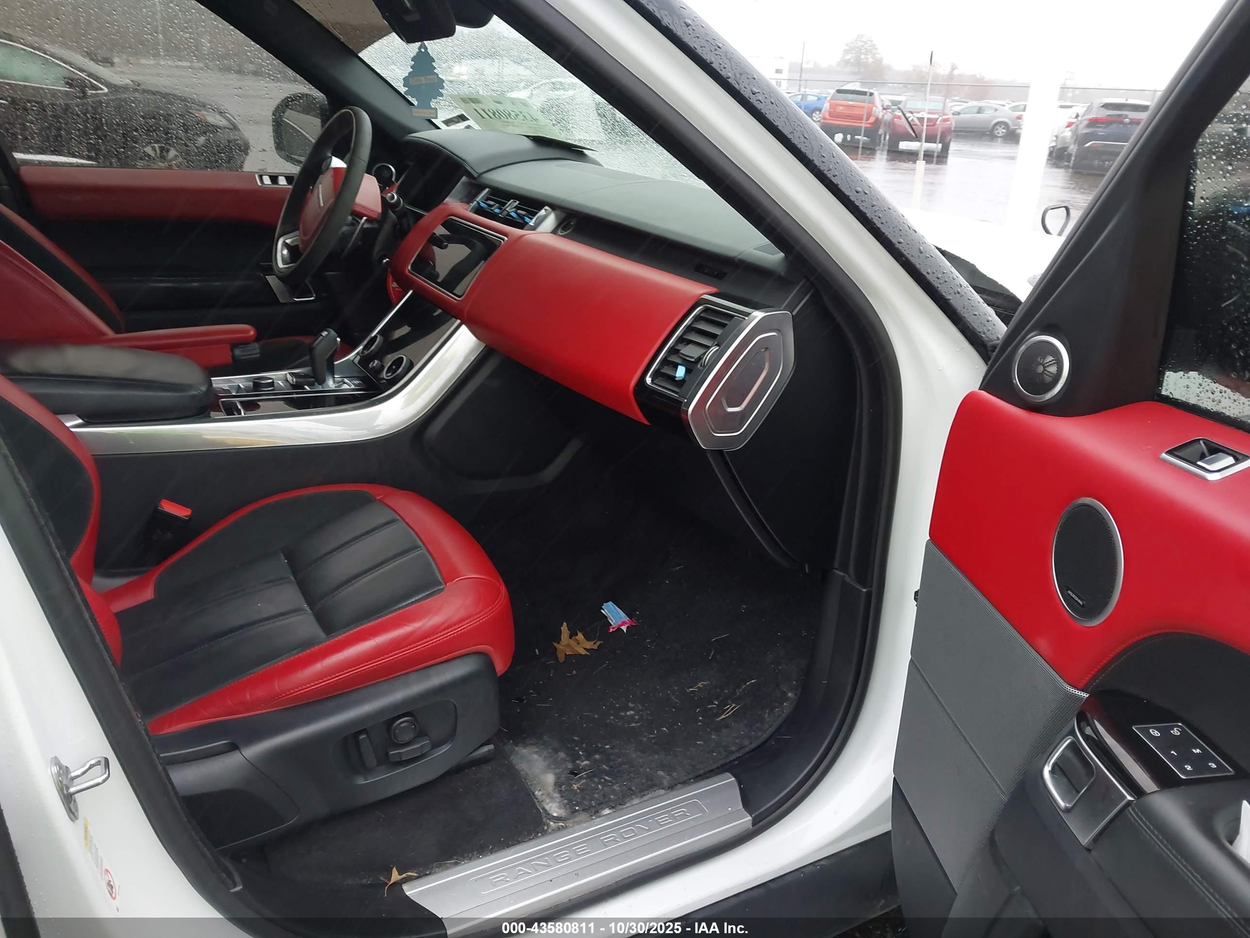 LAND ROVER image 5