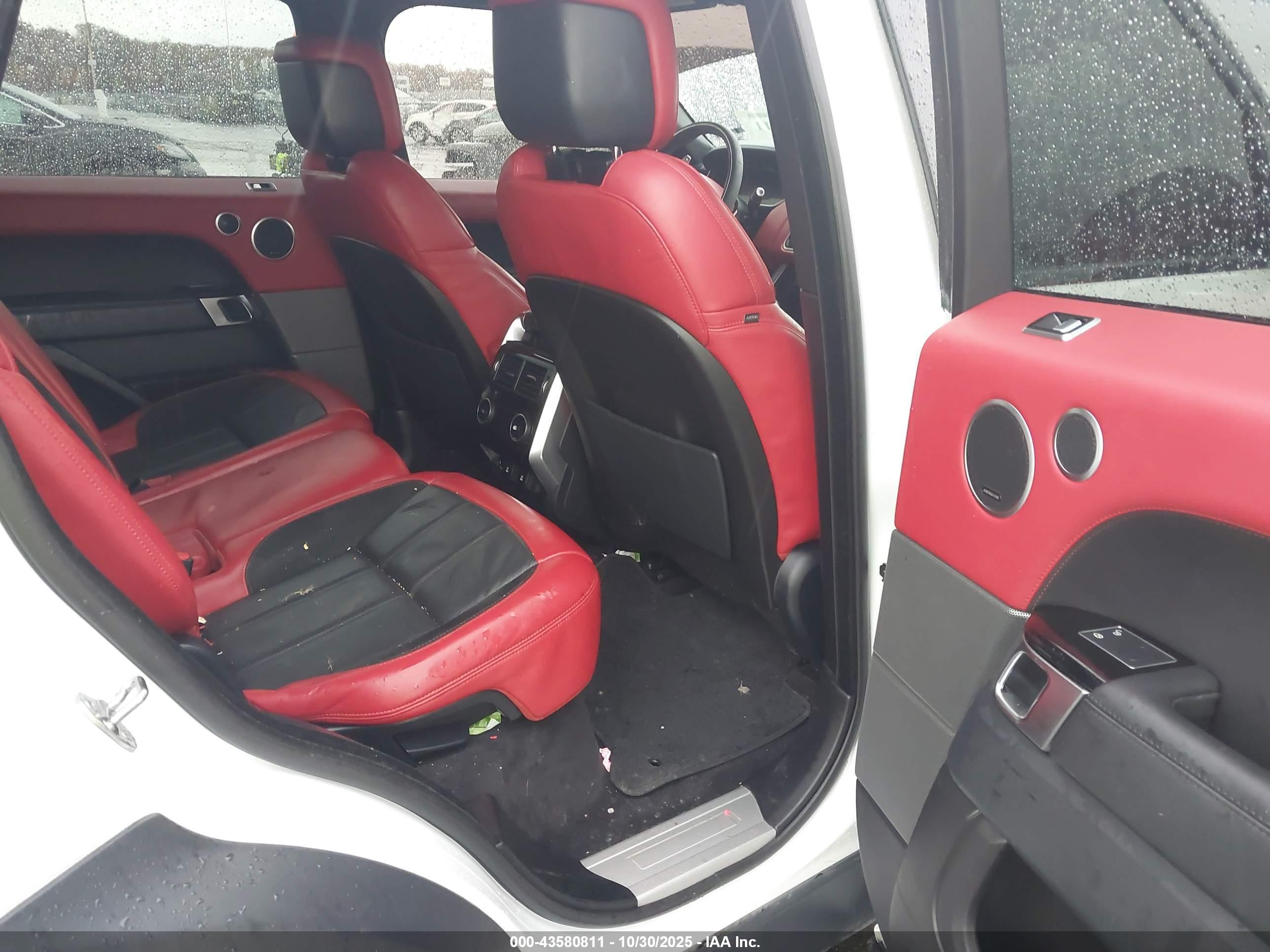 LAND ROVER image 8