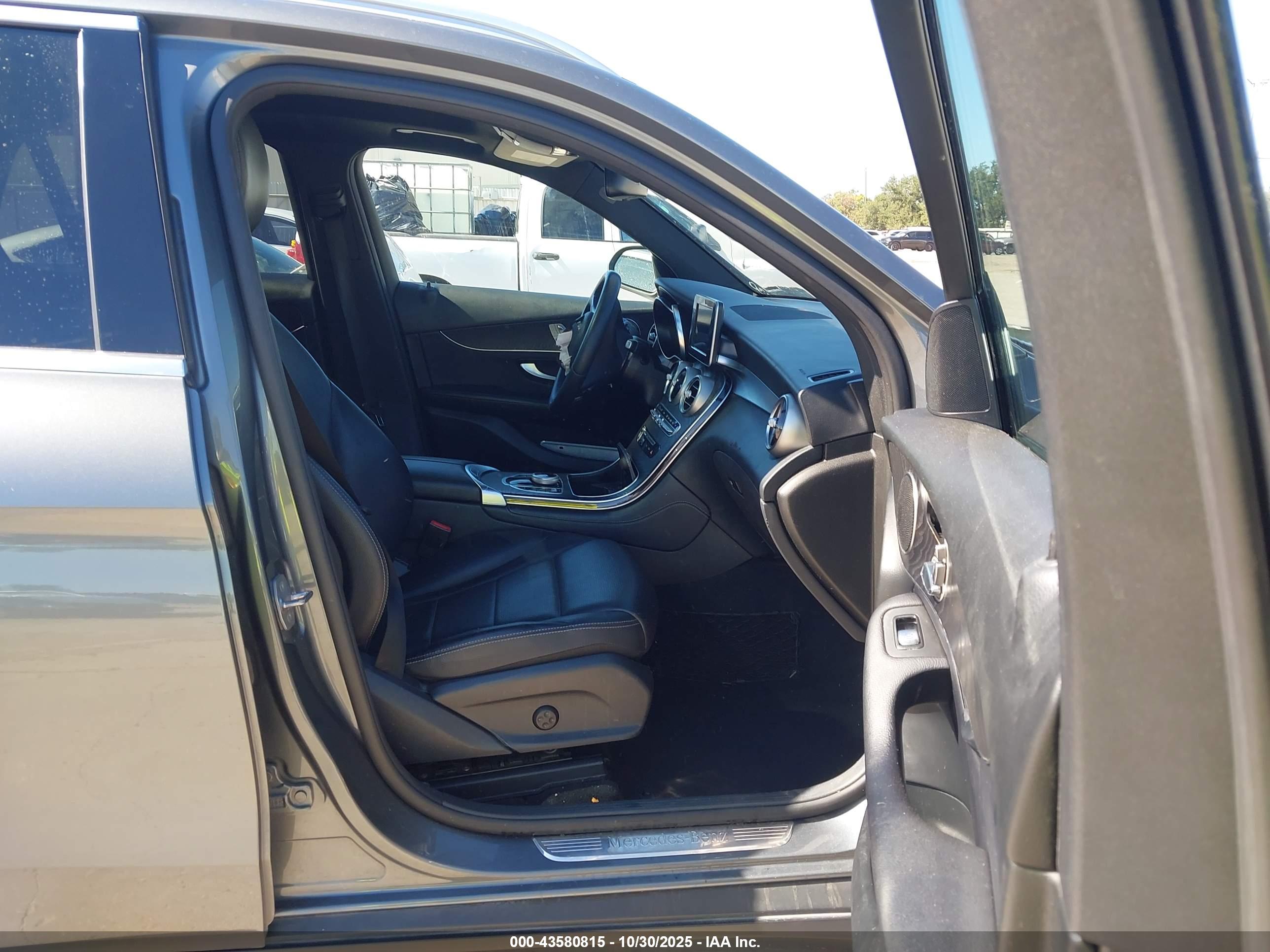 MERCEDES-BENZ GLC image 5