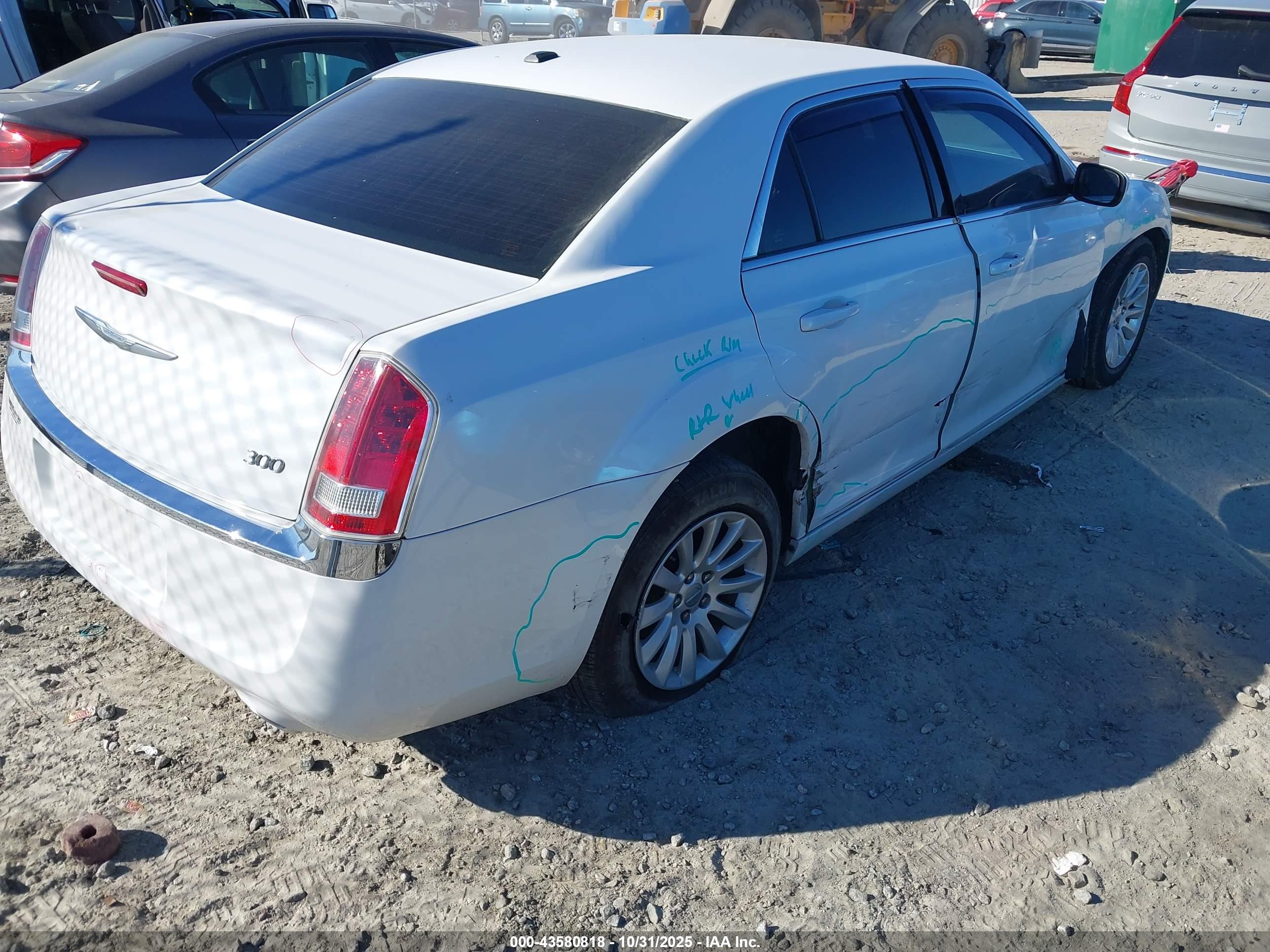 CHRYSLER 300 image 4