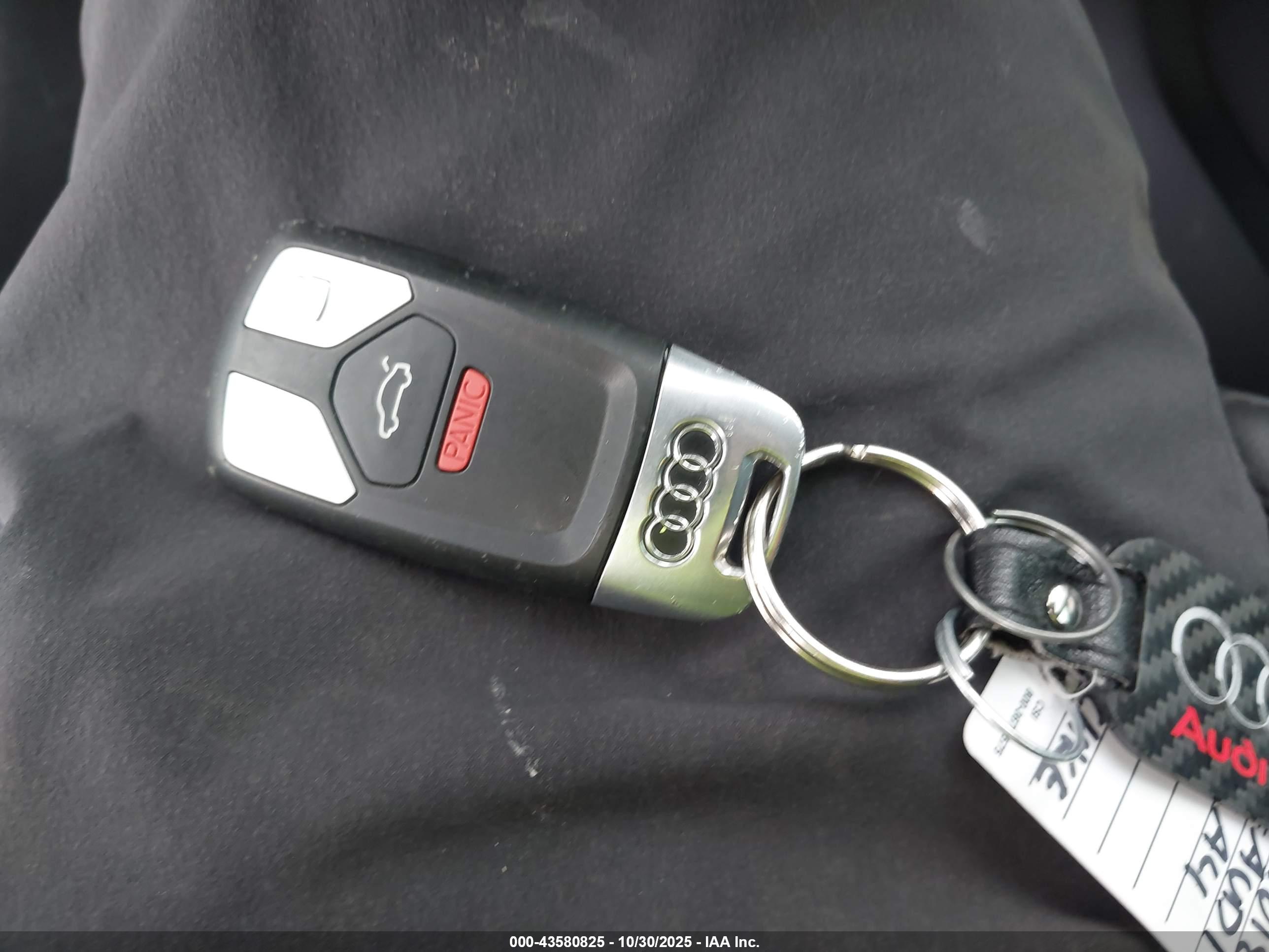 AUDI A4 image 11