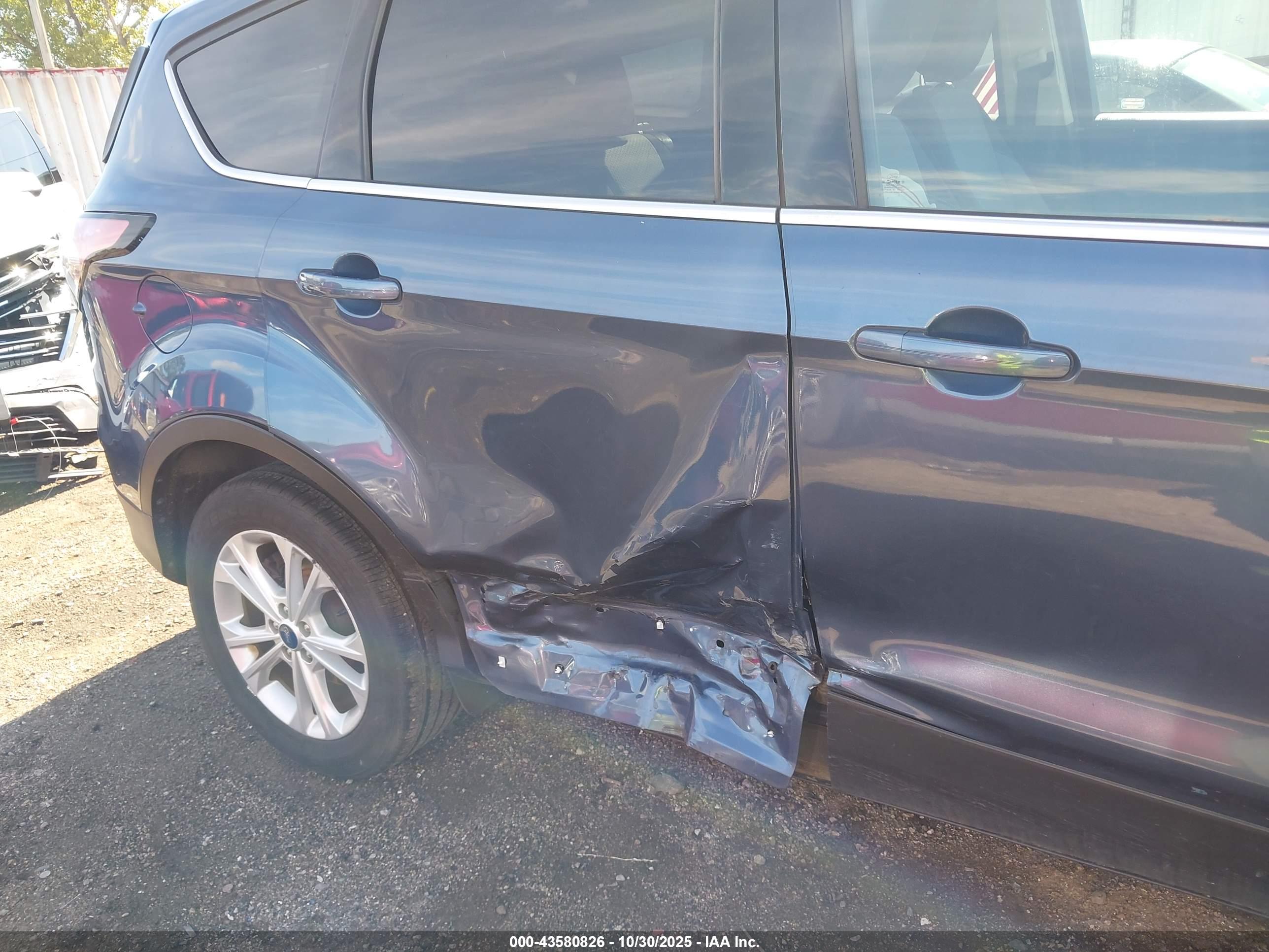 FORD ESCAPE image 6