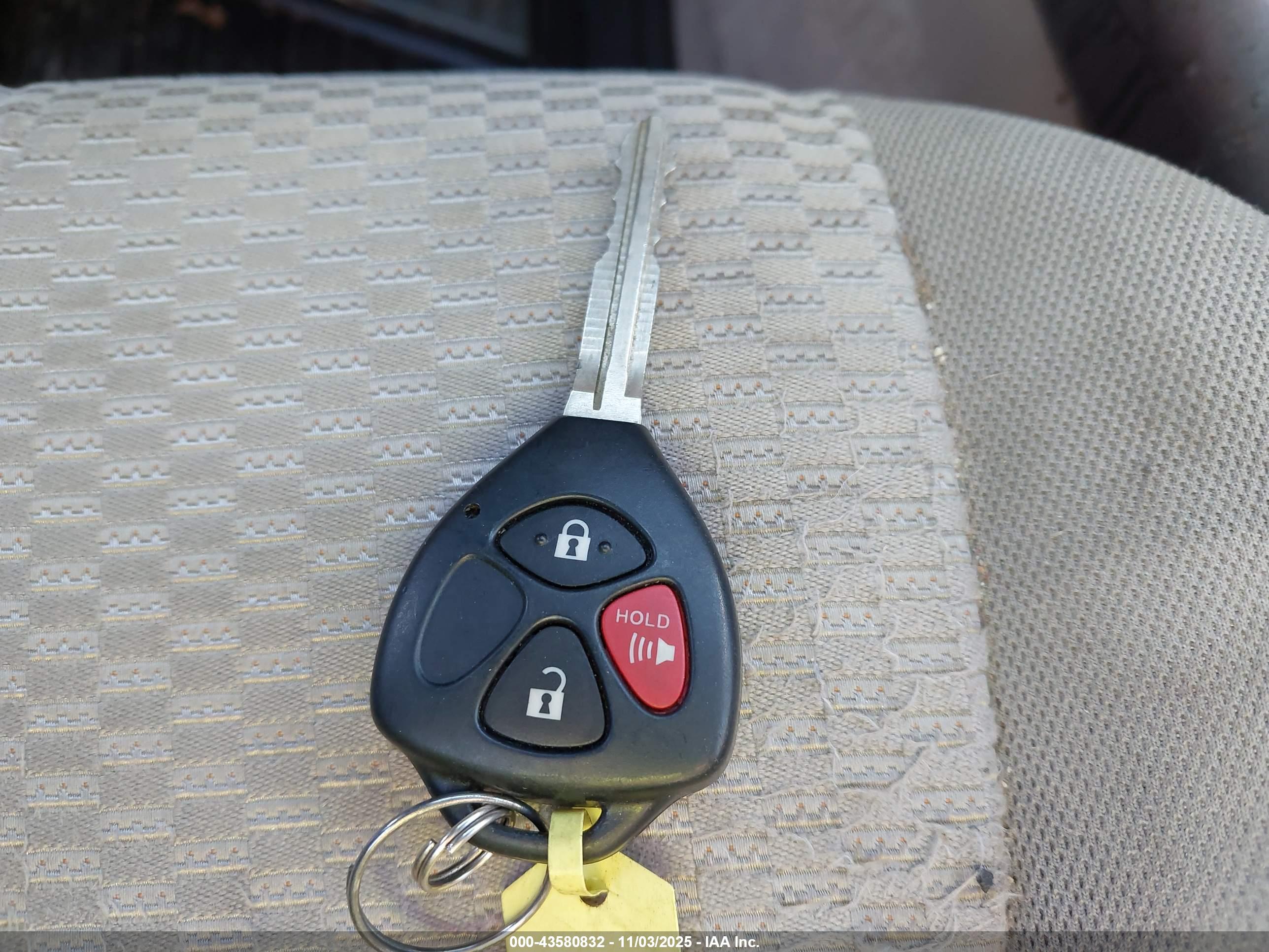 TOYOTA RAV4 image 11