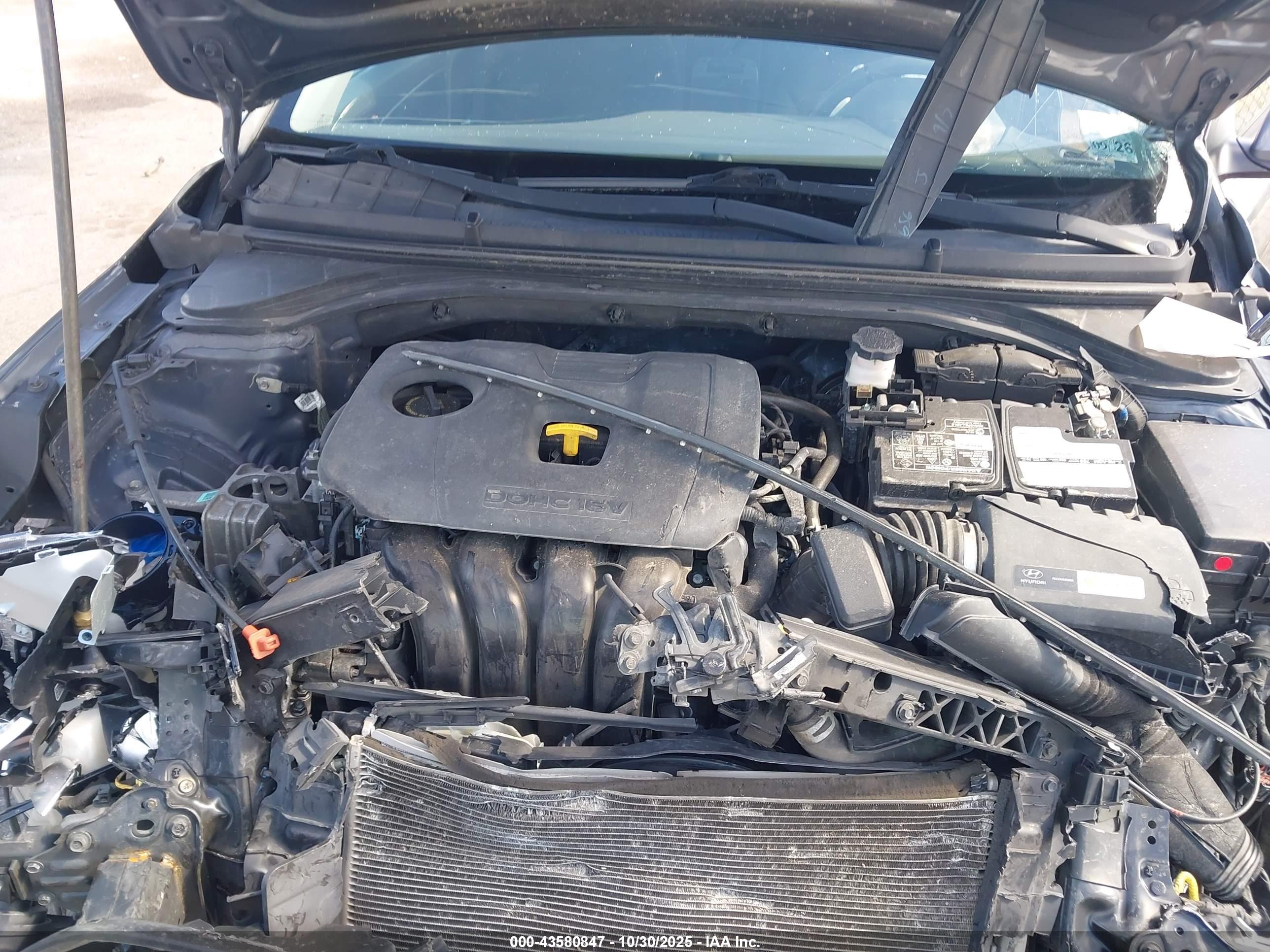 HYUNDAI ELANTRA image 10