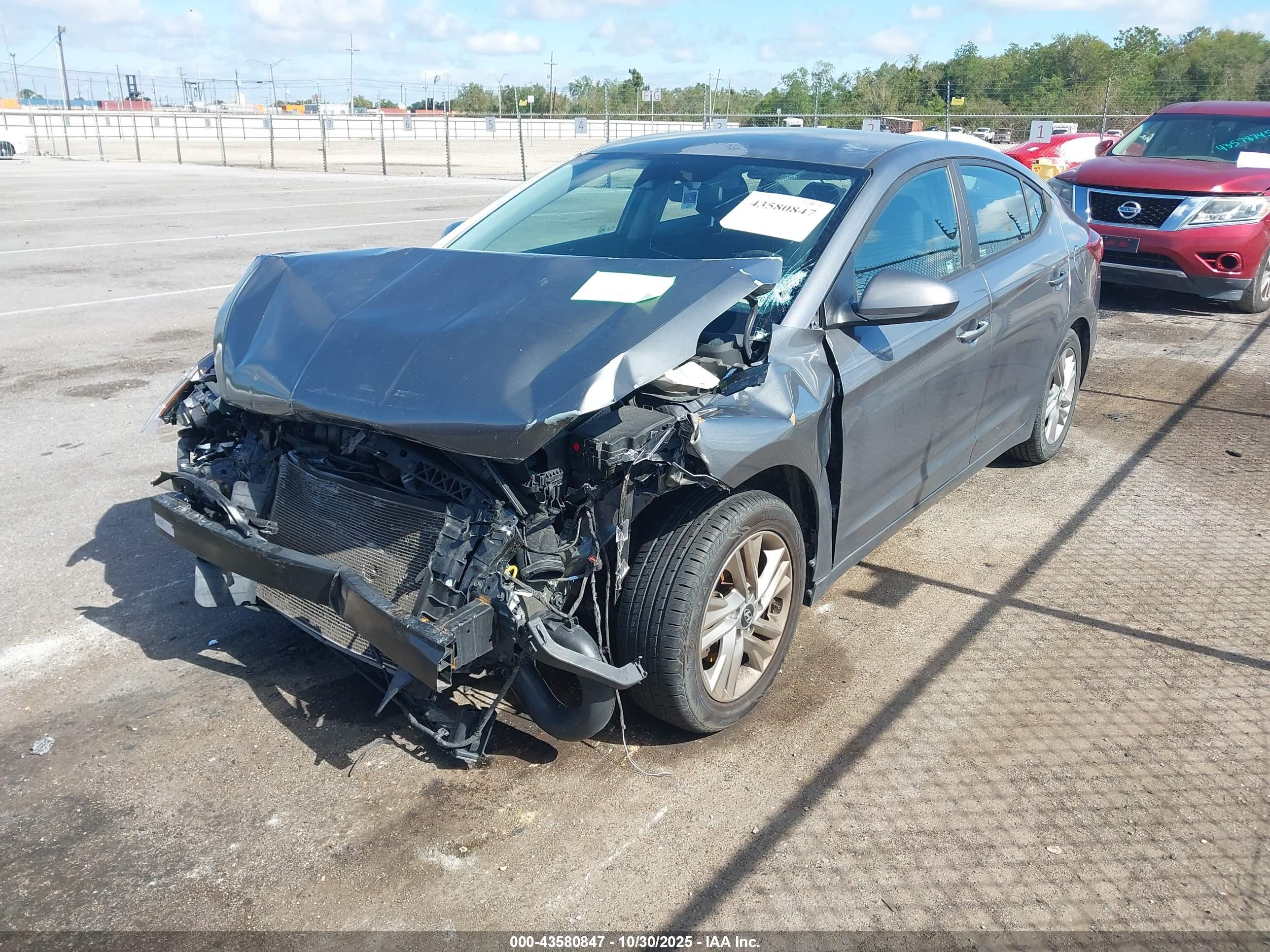 HYUNDAI ELANTRA image 2