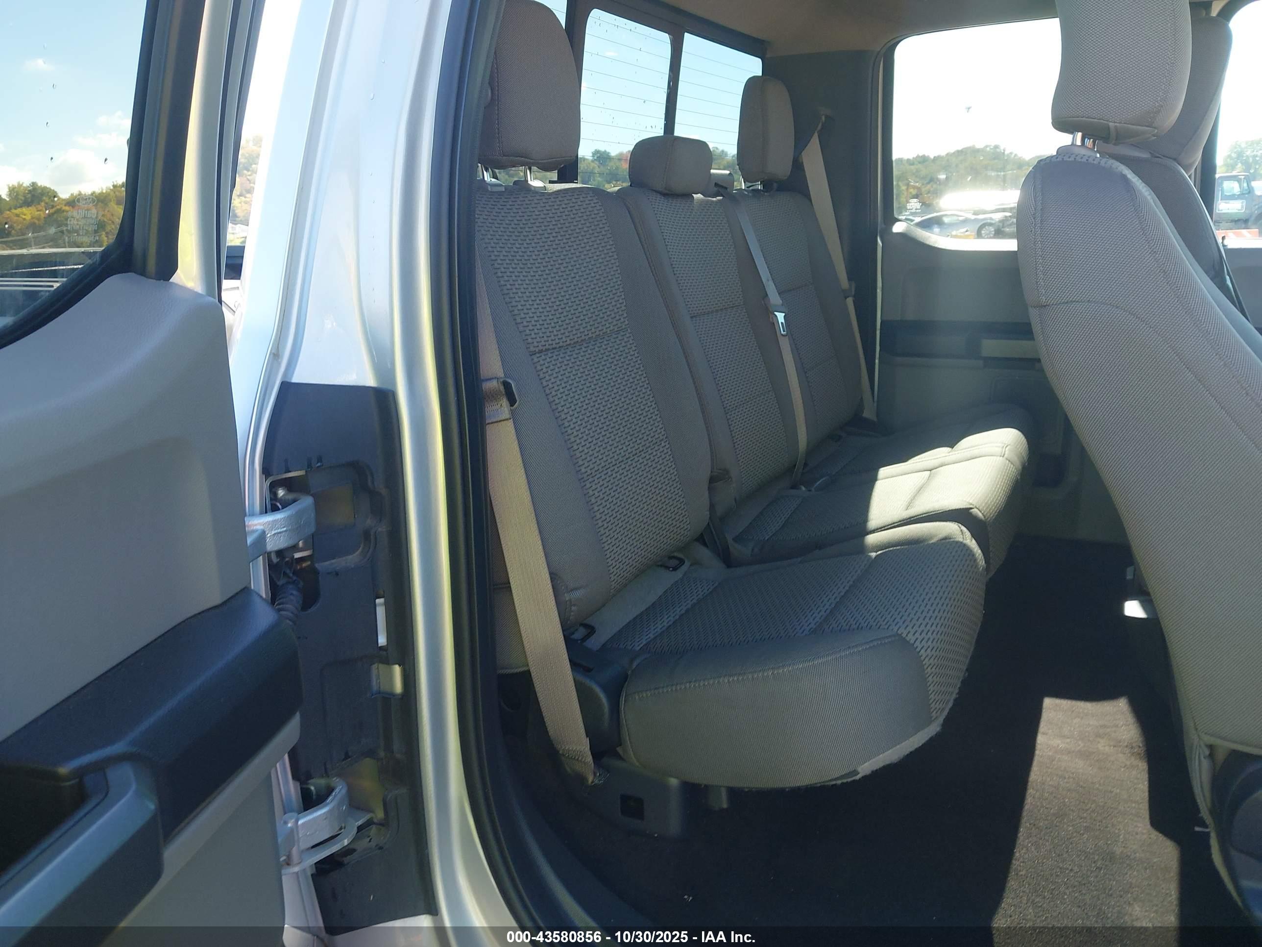 FORD F-150 image 8