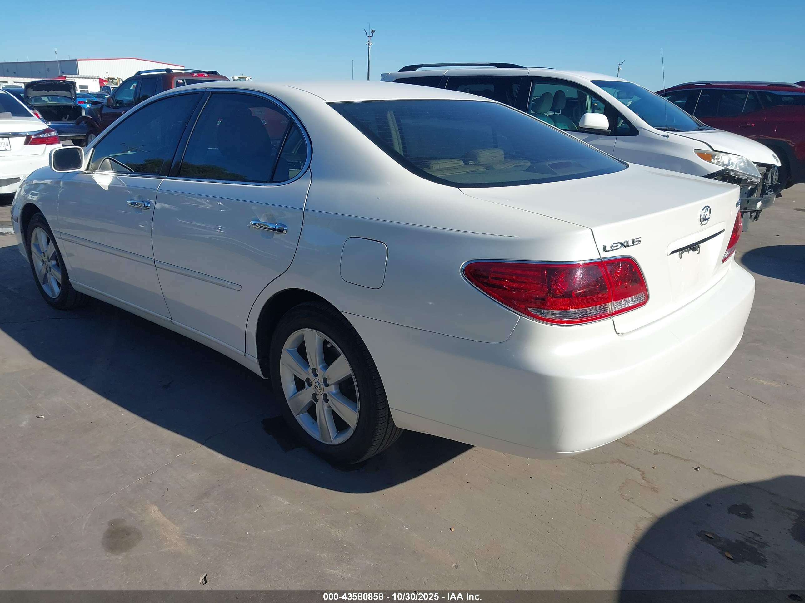 LEXUS ES image 3
