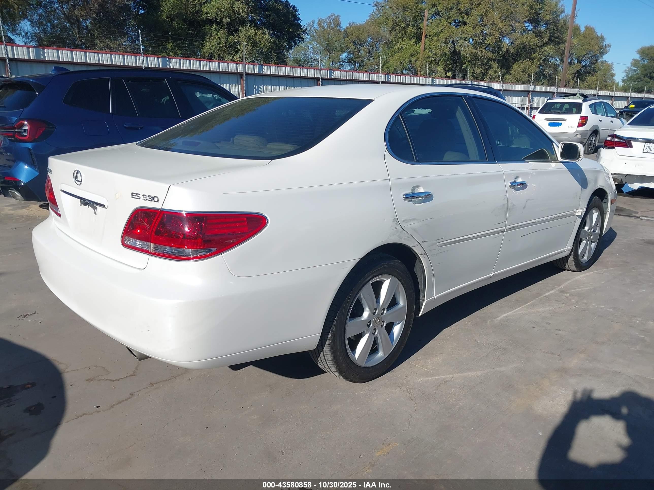 LEXUS ES image 4