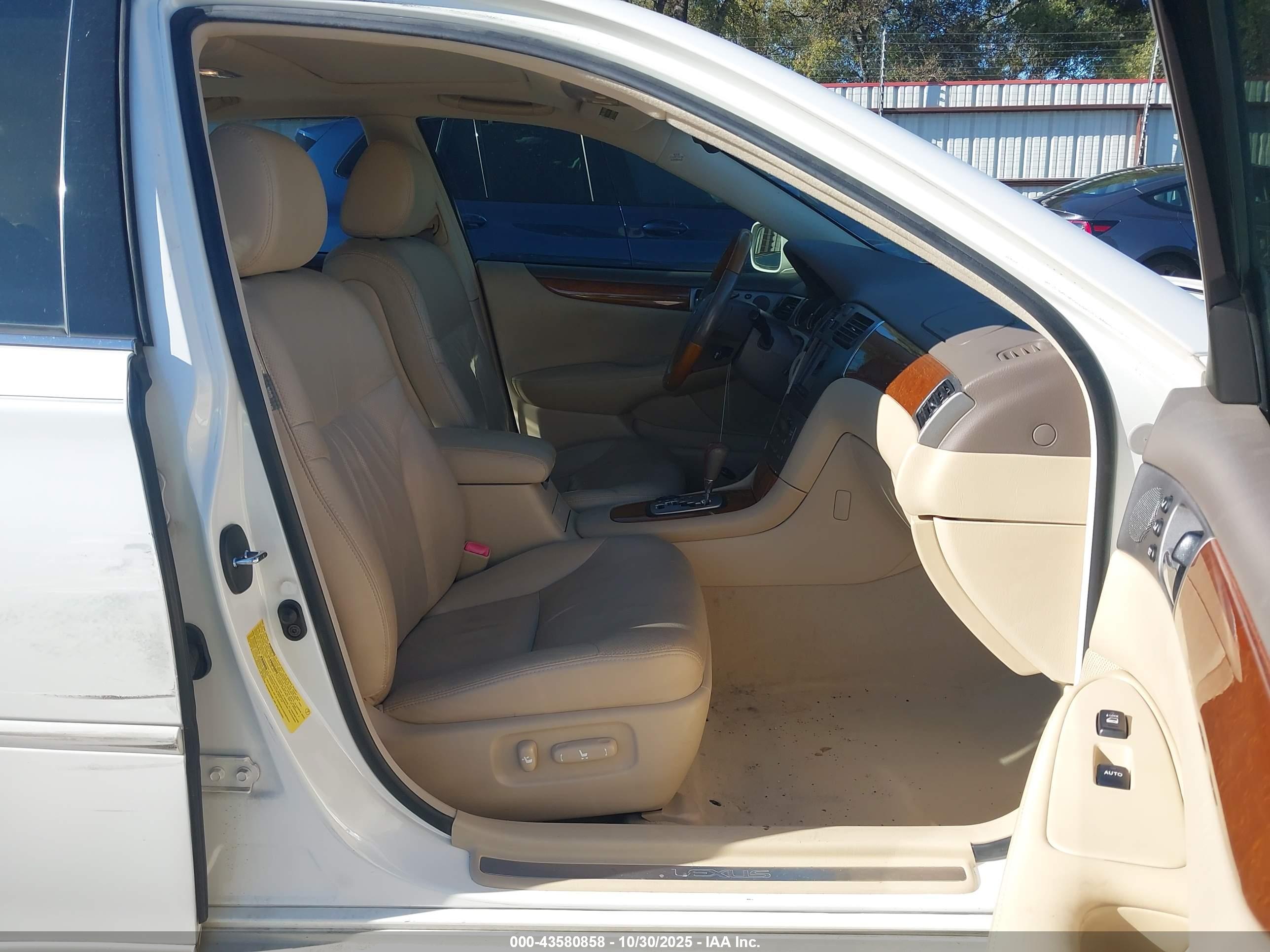 LEXUS ES image 5
