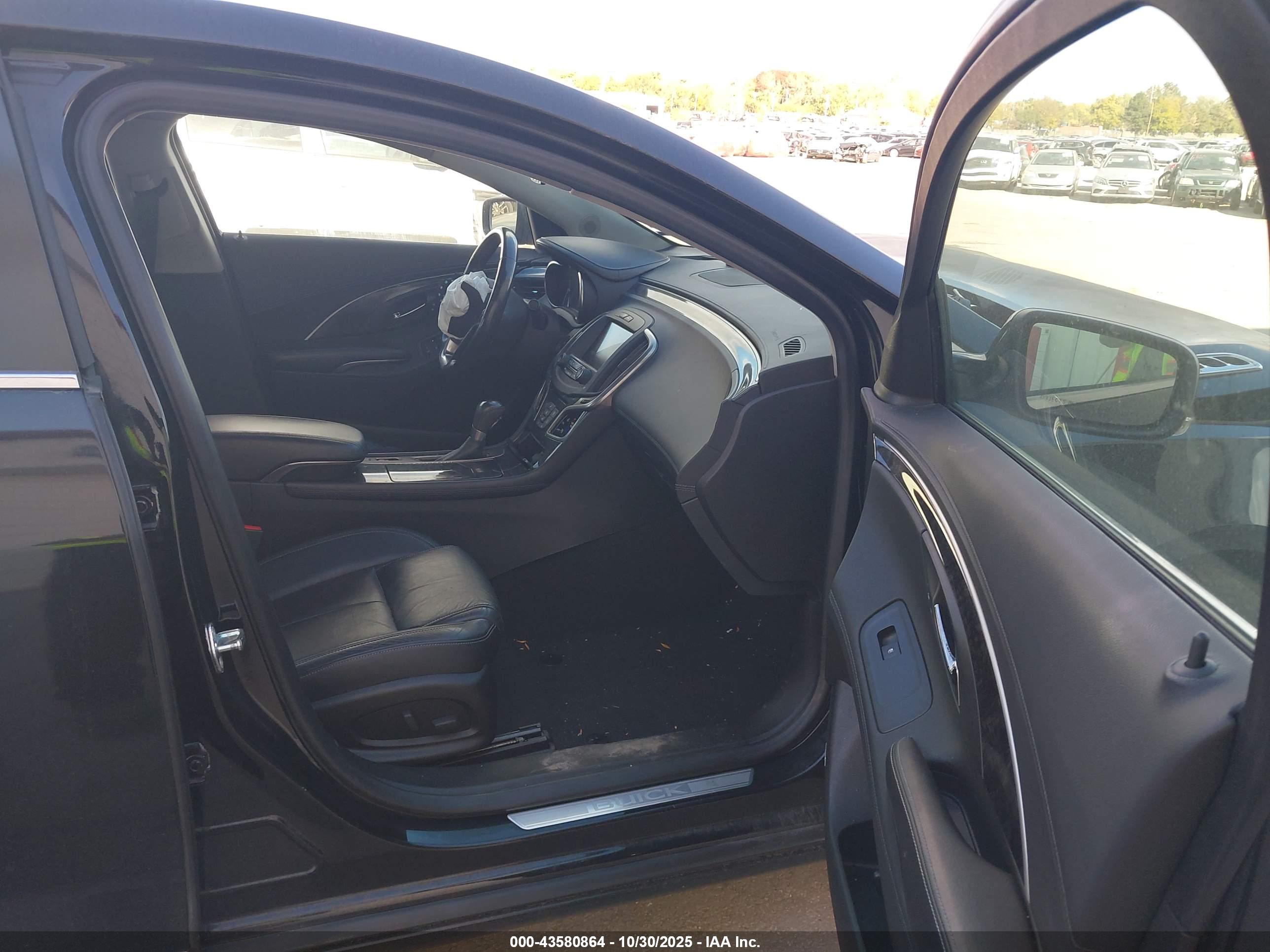 BUICK LACROSSE image 5