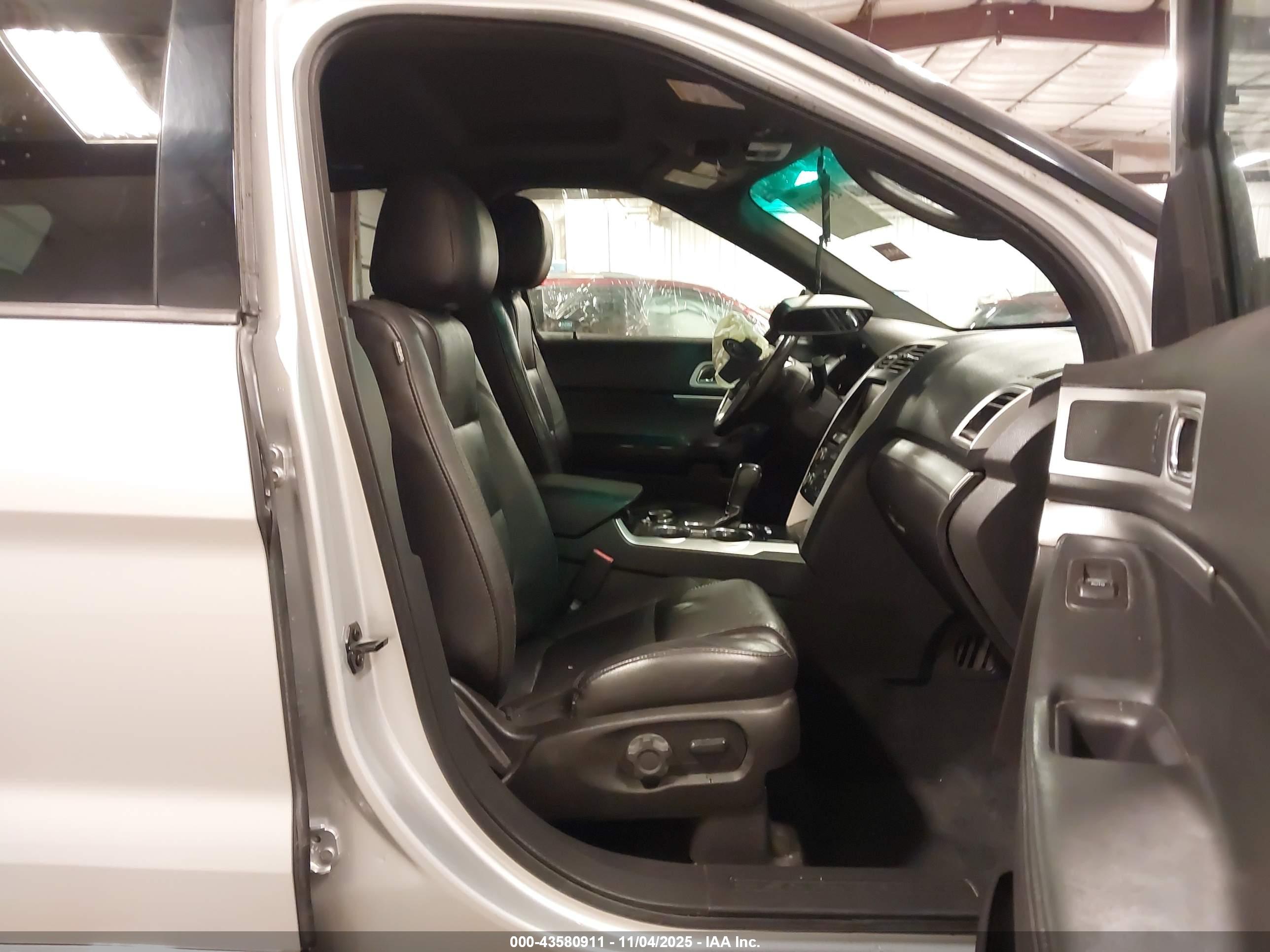FORD EXPLORER image 5