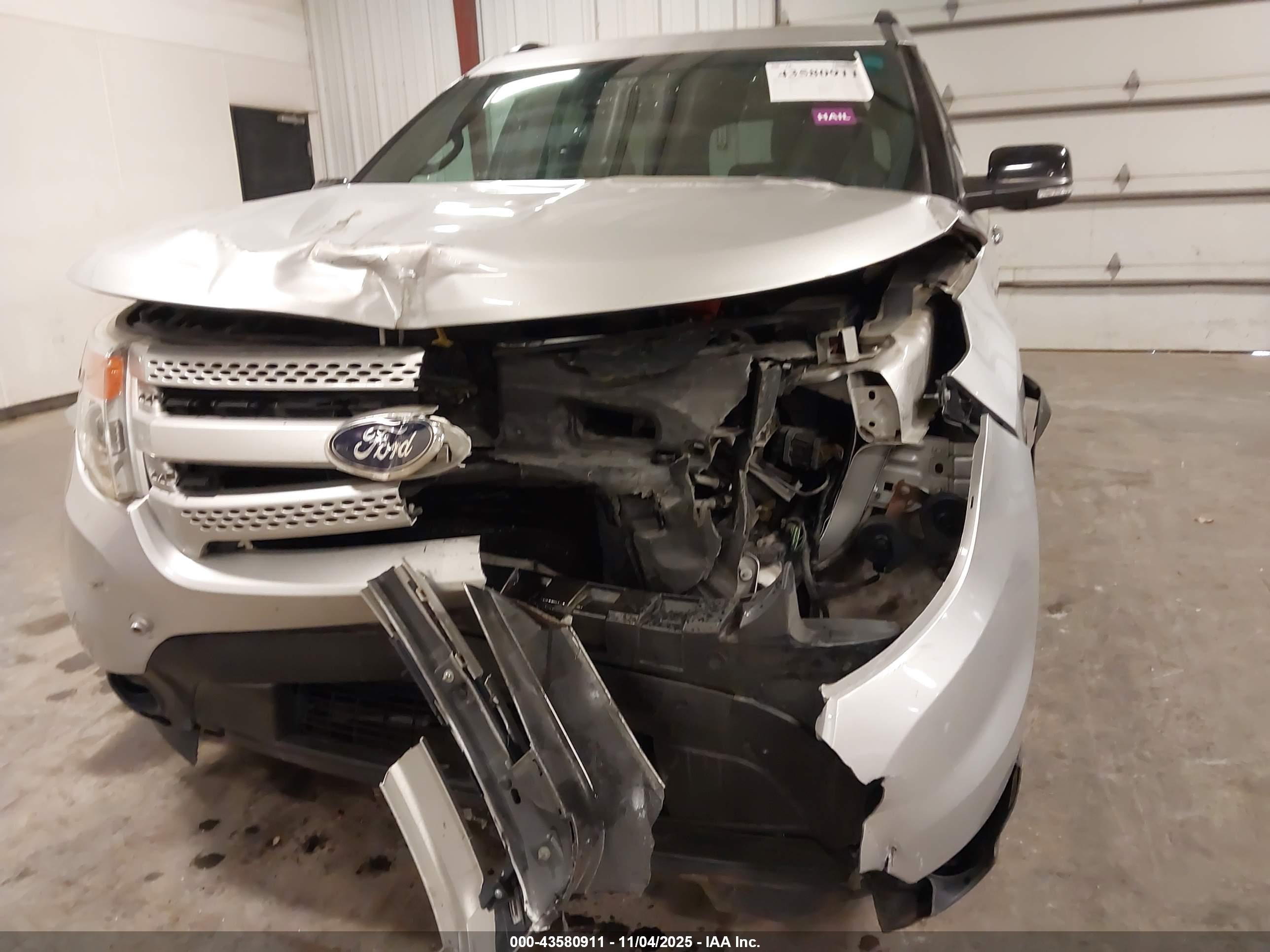 FORD EXPLORER image 6