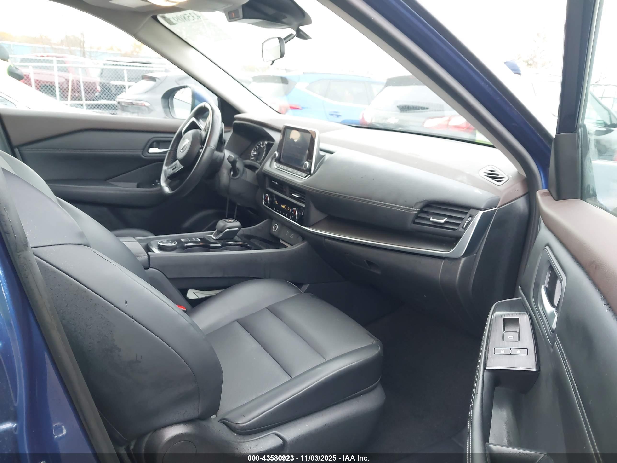 NISSAN ROGUE image 5
