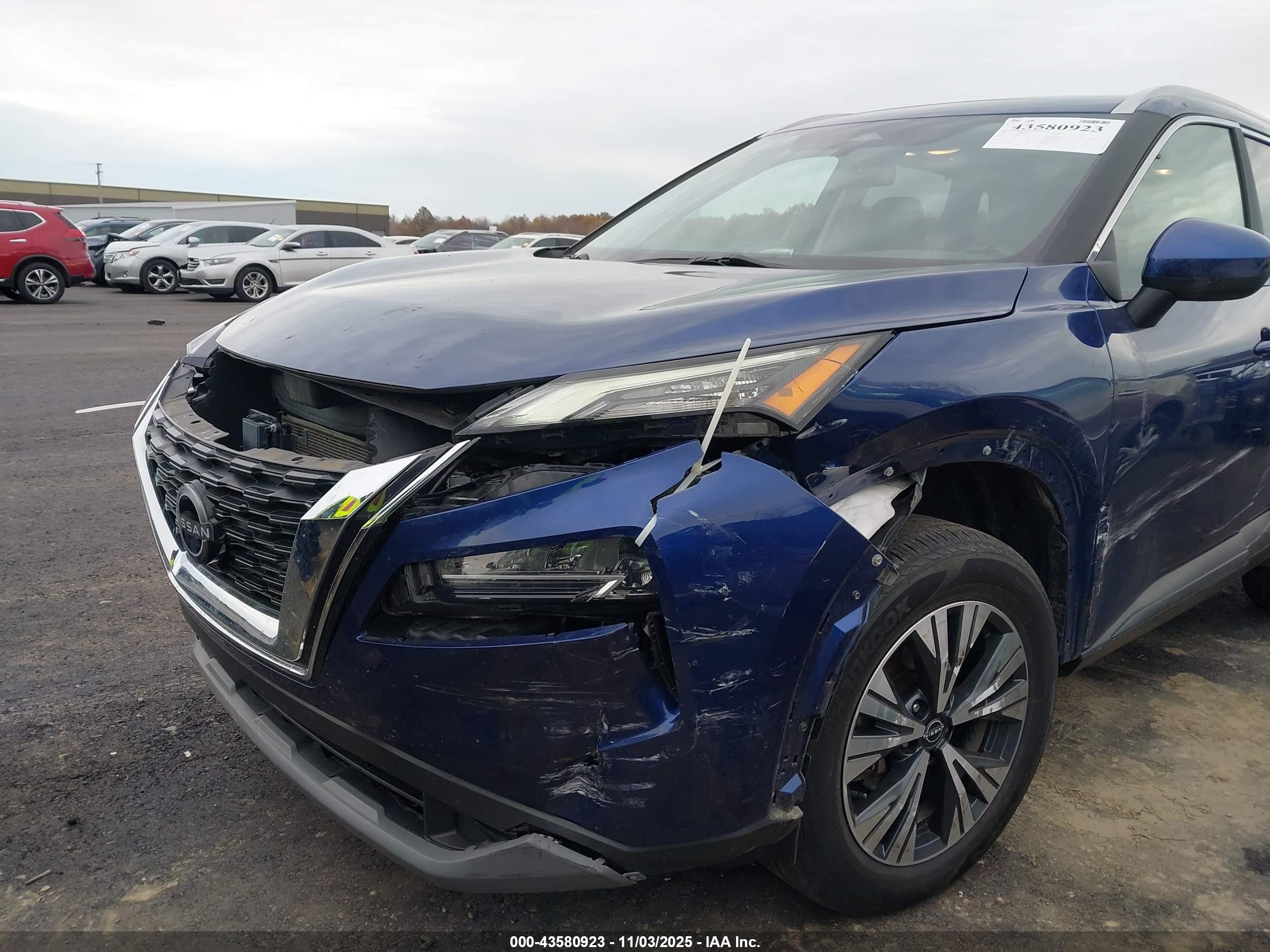 NISSAN ROGUE image 6
