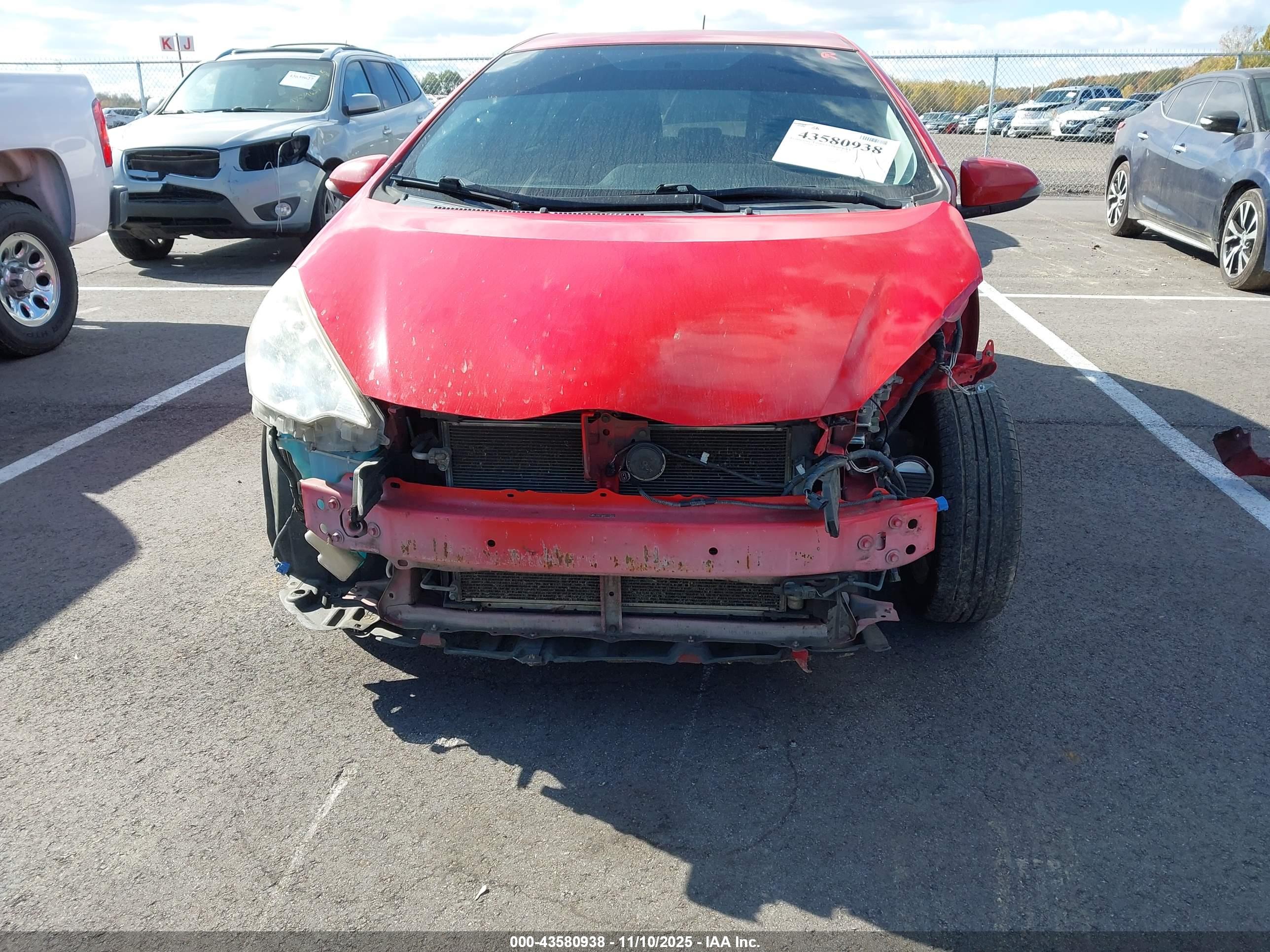 TOYOTA PRIUS image 6