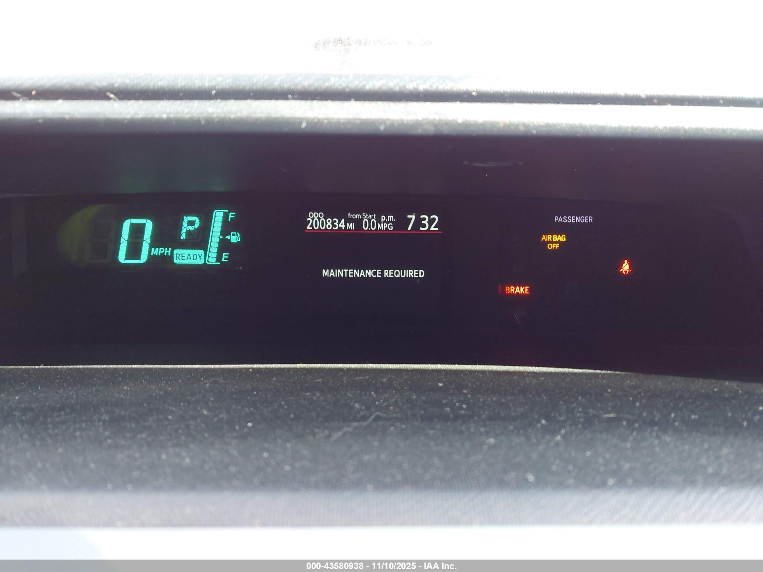 TOYOTA PRIUS image 7