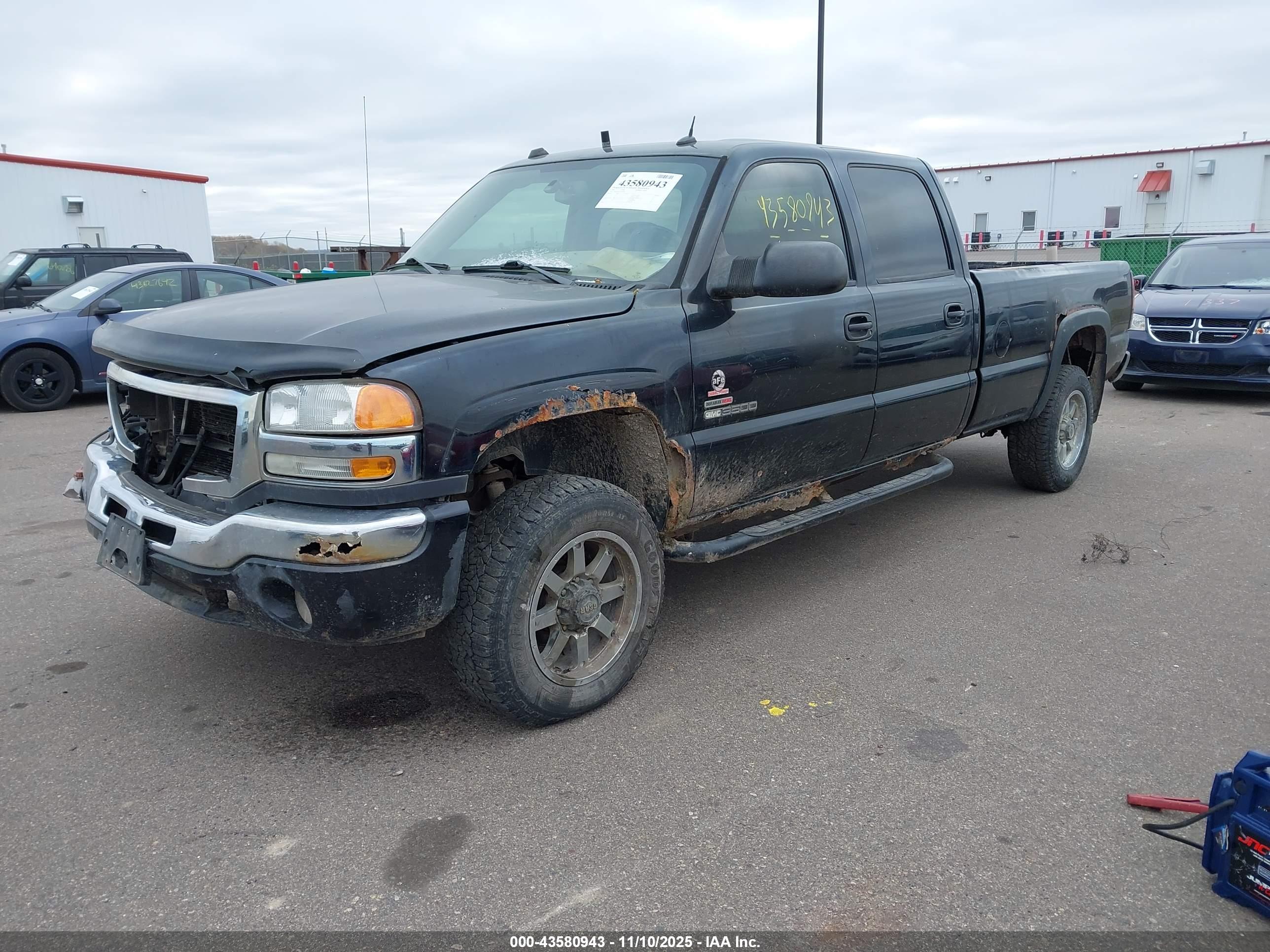 GMC SIERRA image 2
